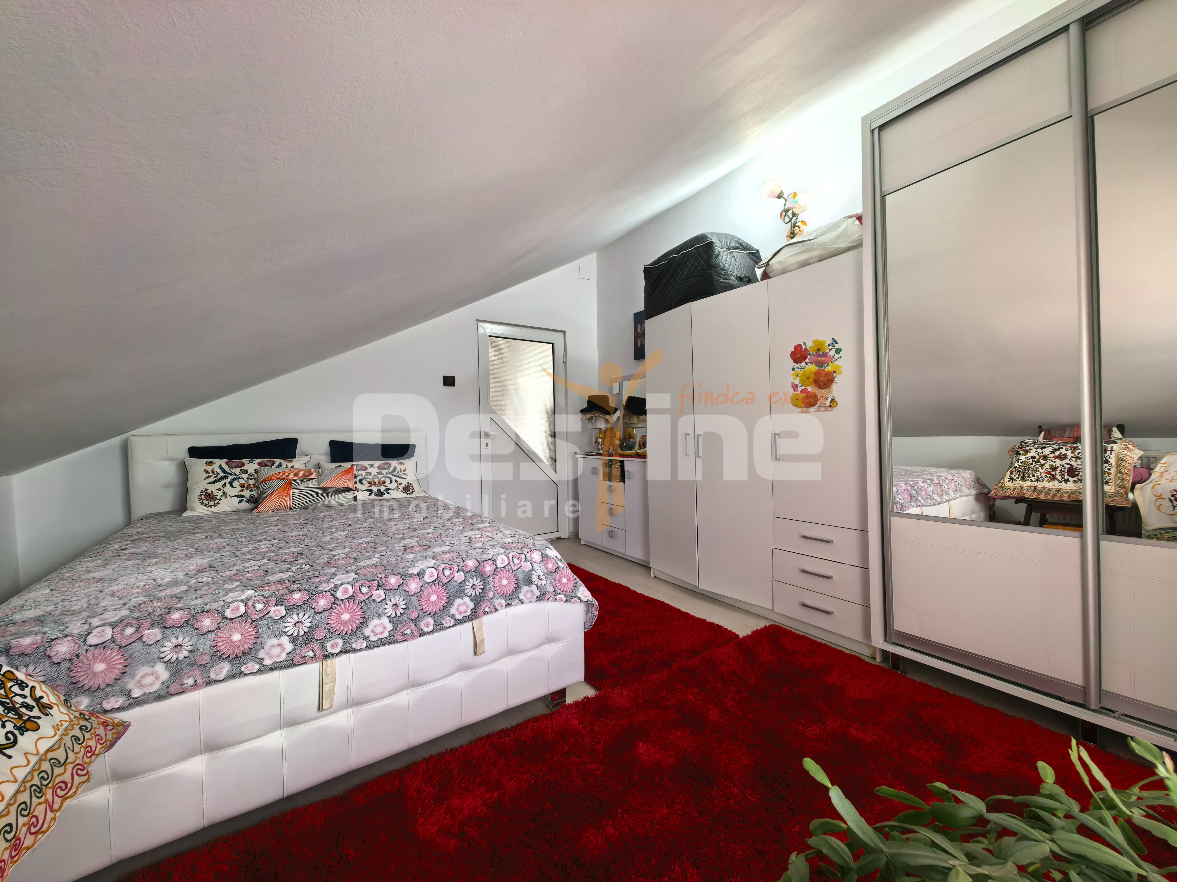 Casă cu 5 camere P+M 110 mp + 500 mp teren, mobilată — fotografia 13