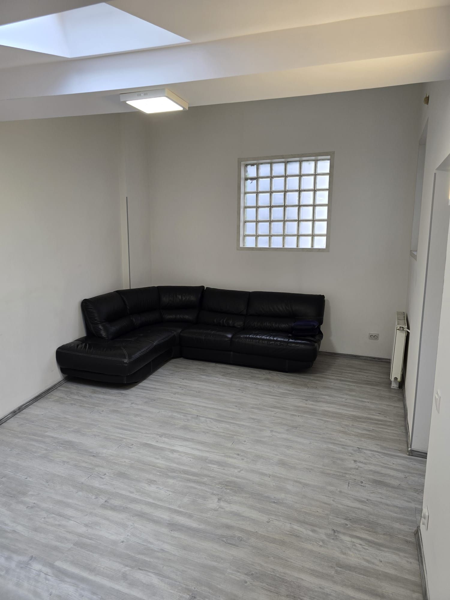 Spațiu comercial stradal | Dacia | Echipamente gelaterie incluse — fotografia 6