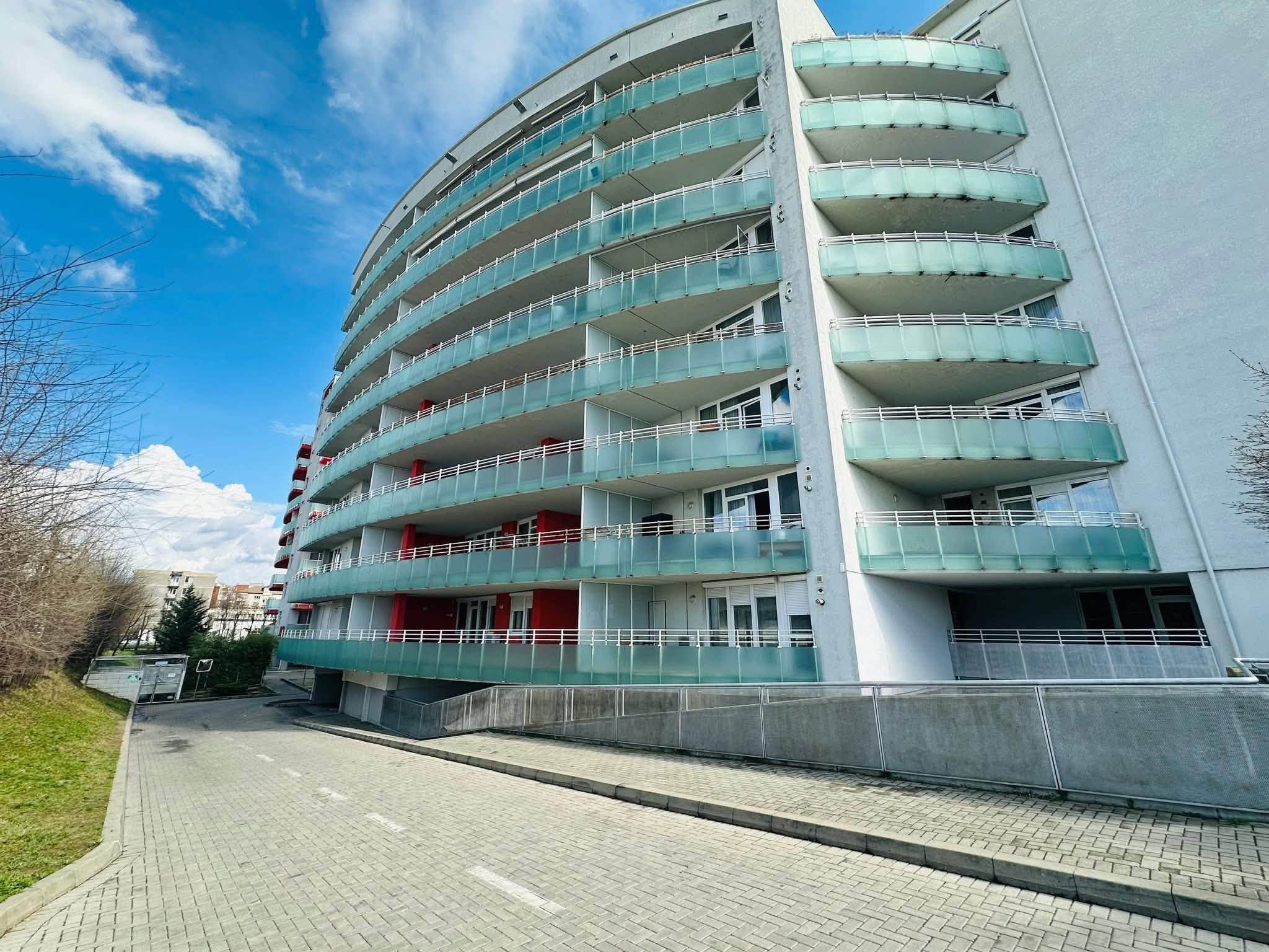 Apart. 3 camere, Ared R 18 pe str. Tudor Vladimirescu - Oradea — fotografia 10