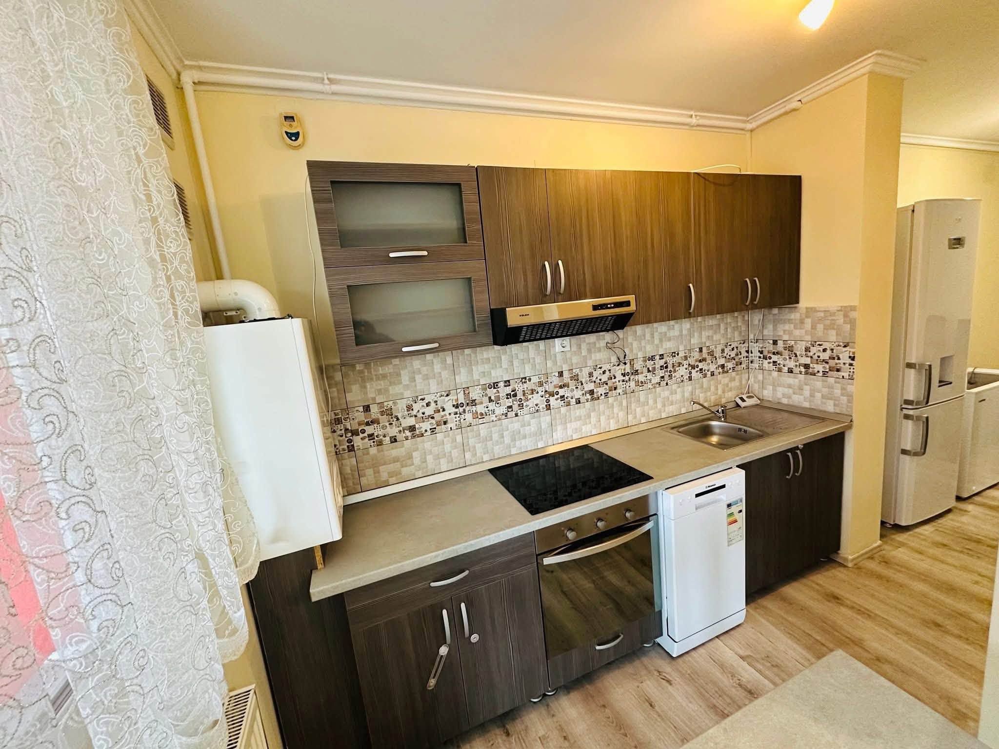 Apart. 3 camere, Ared R 18 pe str. Tudor Vladimirescu - Oradea — fotografia 4