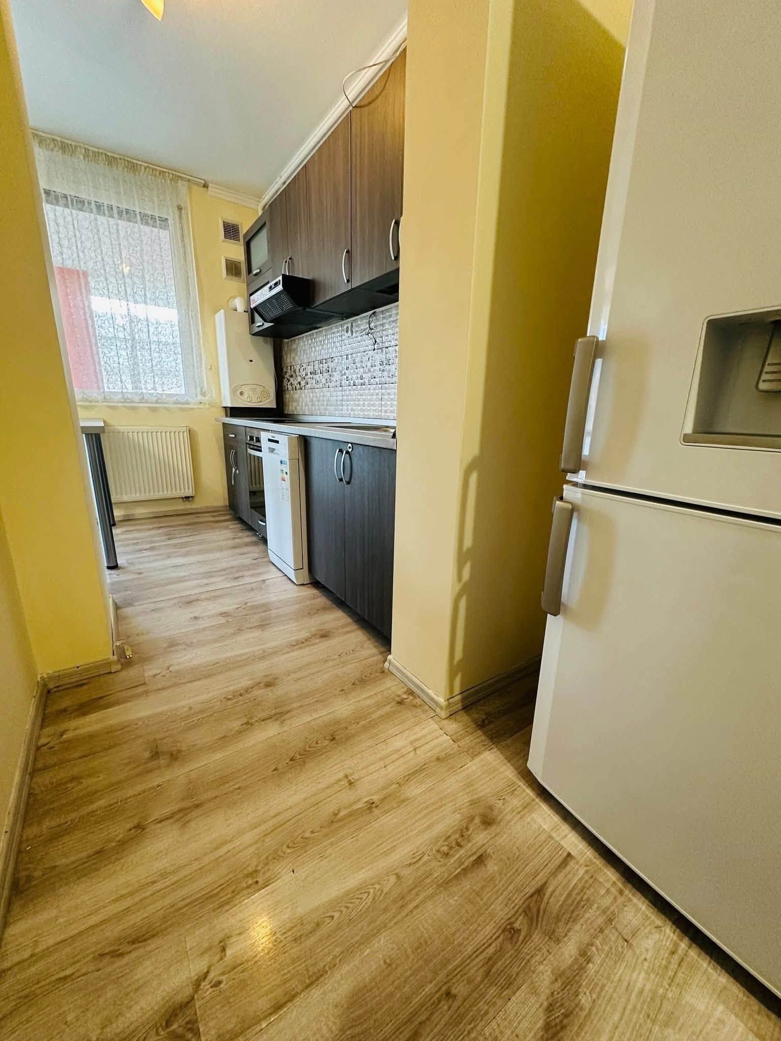 Apart. 3 camere, Ared R 18 pe str. Tudor Vladimirescu - Oradea — fotografia 5