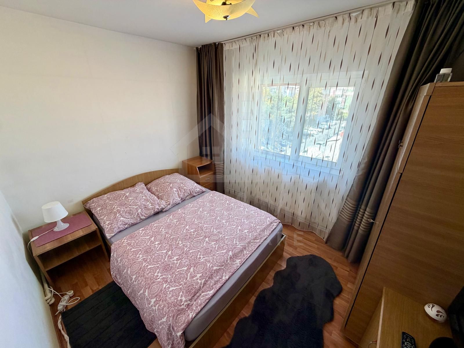 Apartament doua camere - centrala termica - Kaufland Craiovita etaj 3 — fotografia 3