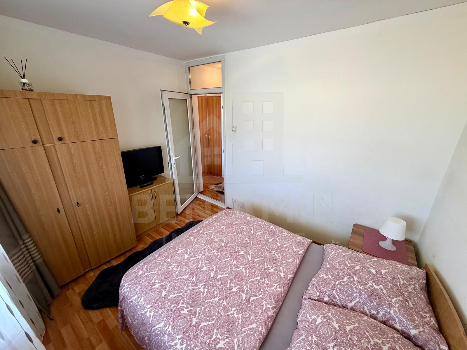 Apartament doua camere - centrala termica - Kaufland Craiovita etaj 3 — fotografia 4