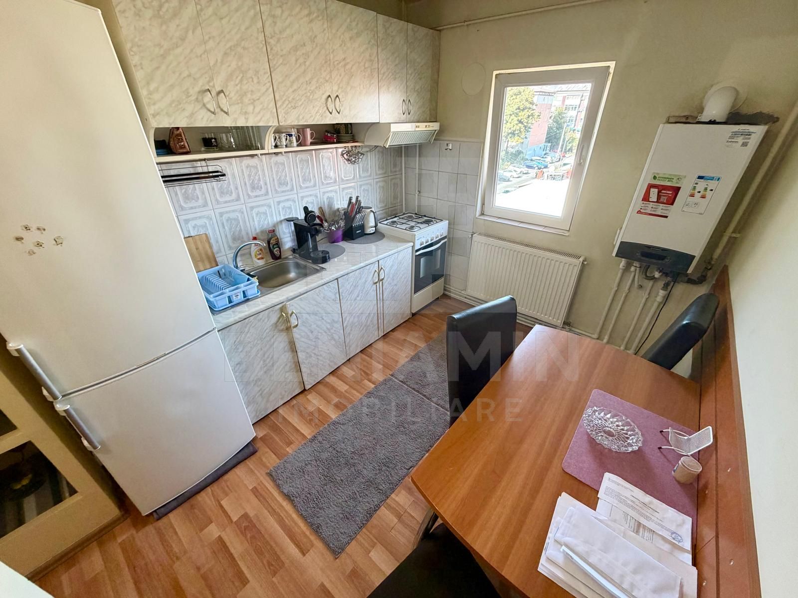 Apartament doua camere - centrala termica - Kaufland Craiovita etaj 3 — fotografia 6