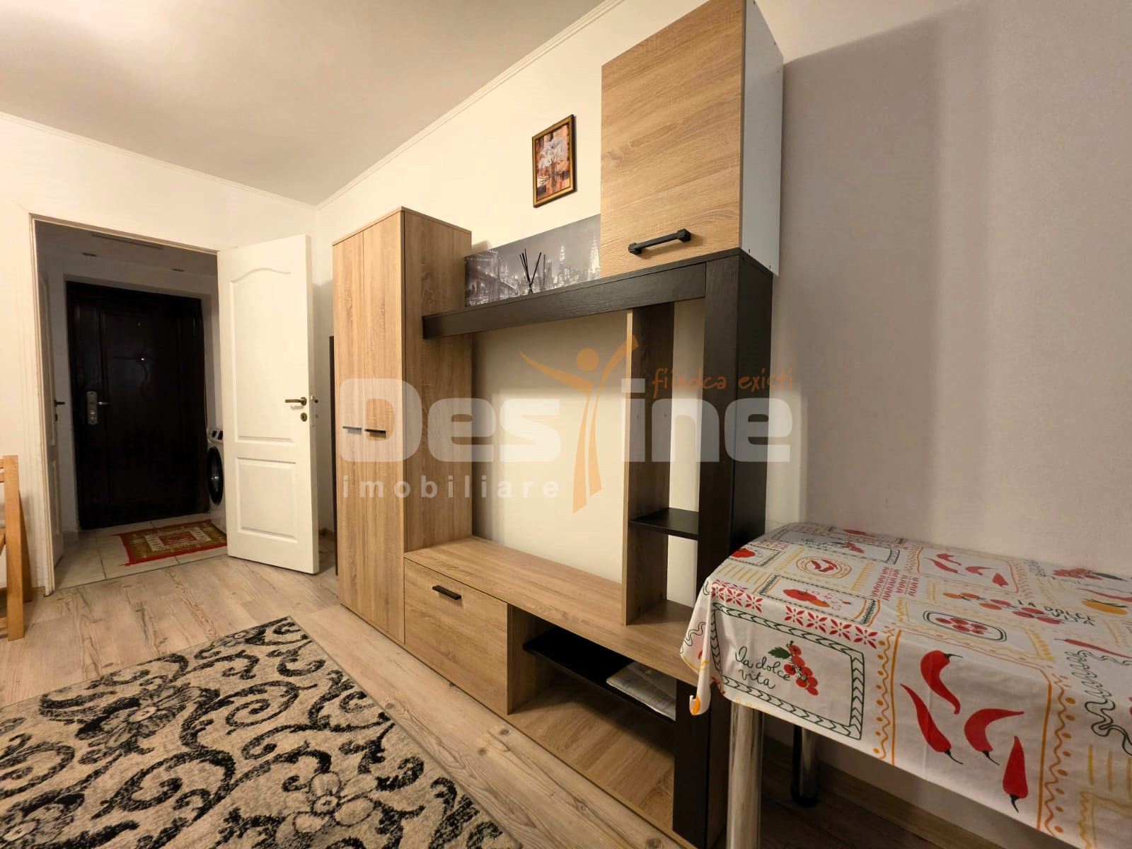 Garsonieră renovată mobilată 23 mp balcon CT parter mutare rapidă — fotografia 4