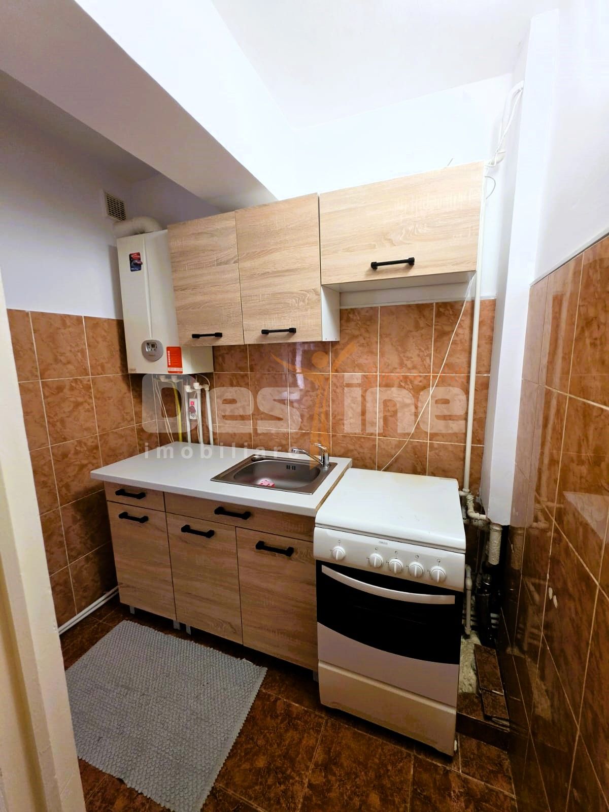 Garsonieră renovată mobilată 23 mp balcon CT parter mutare rapidă — fotografia 5