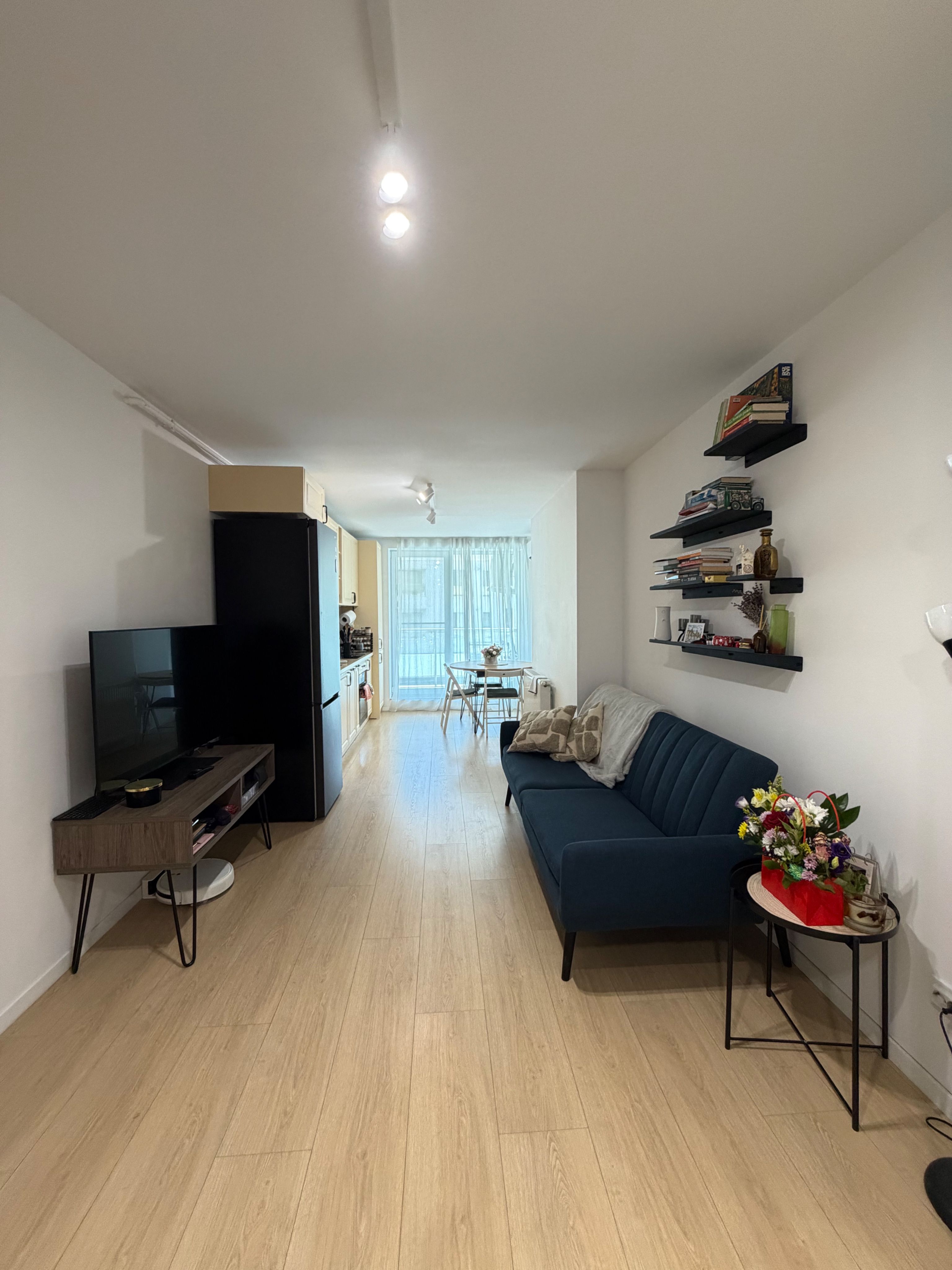 Apartament 2 camere, terasa, etaj intermediar, boxa, parcare — fotografia 3