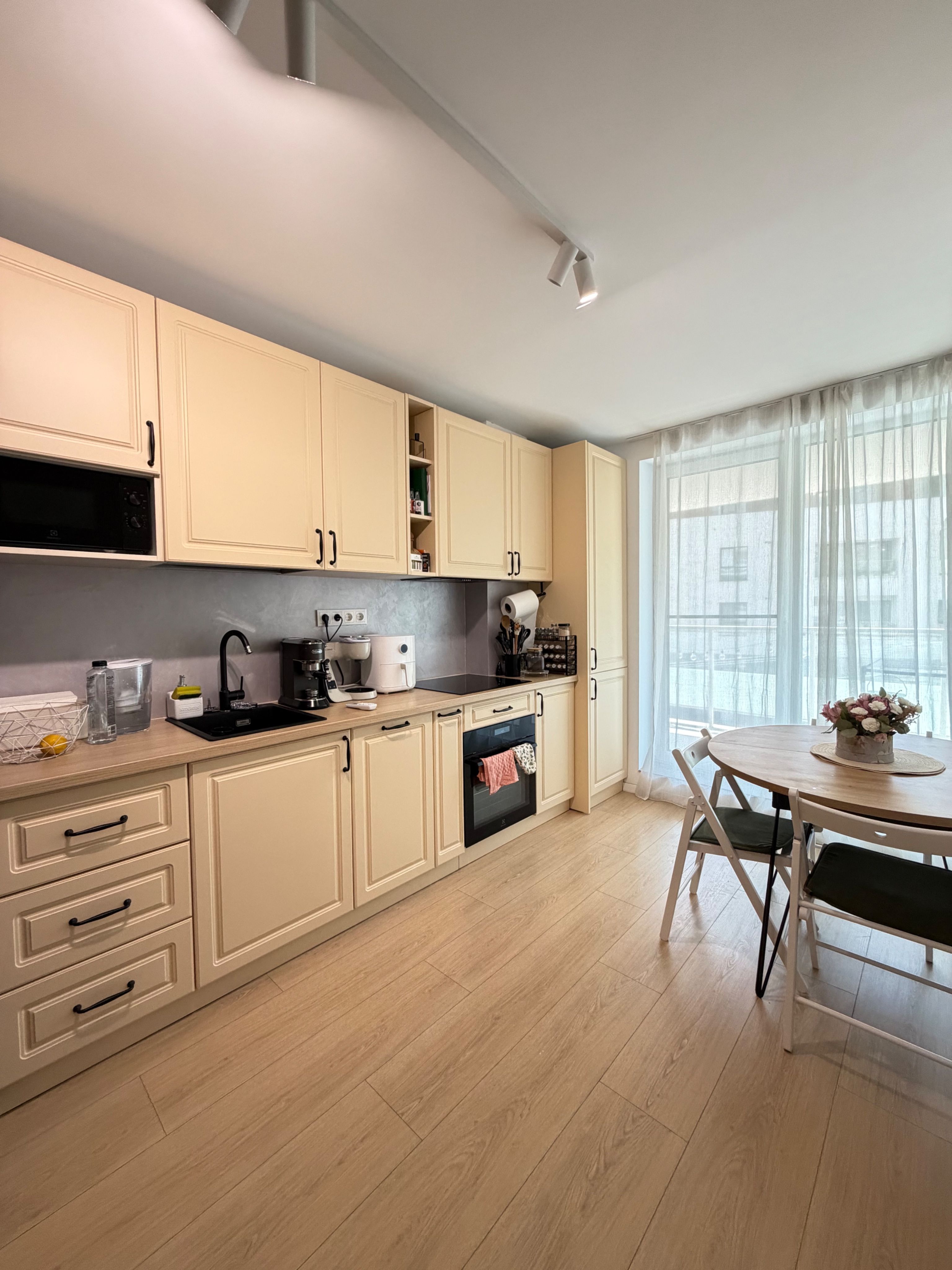 Apartament 2 camere, terasa, etaj intermediar, boxa, parcare — fotografia 5
