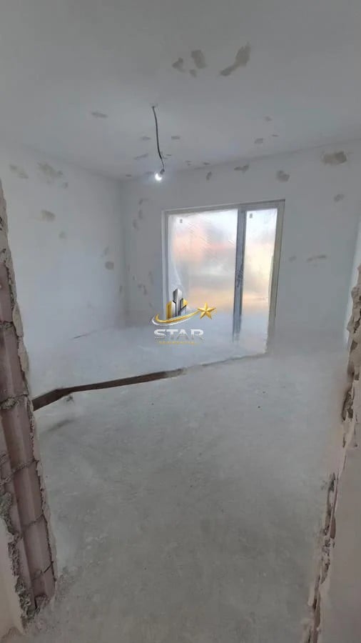 Casă cu 4 camere în Prelungirea ghencea cu 400mp teren — fotografia 5