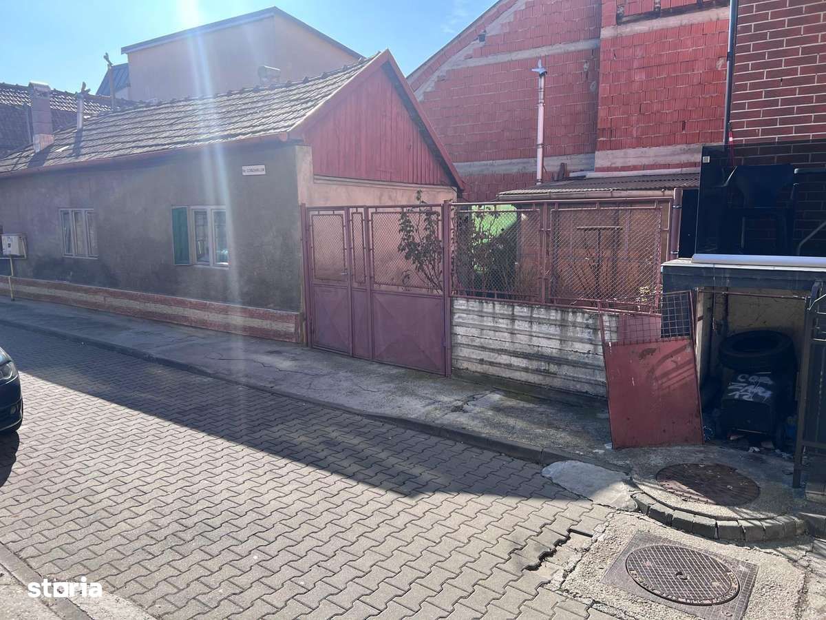 Casă de vânzare cu posibiliate de renovare/dezvoltare — fotografia 2