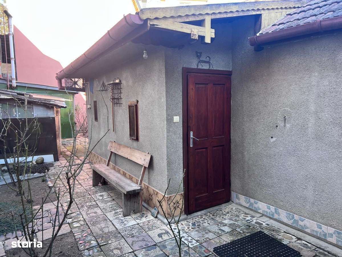 Casă de vânzare cu posibiliate de renovare/dezvoltare — fotografia 3