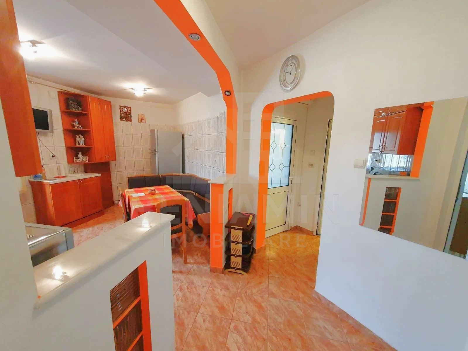 Apartament 2 camere-Decomandat-Spitalul Judetean-69mp-Spatios-Luminos — fotografia 3