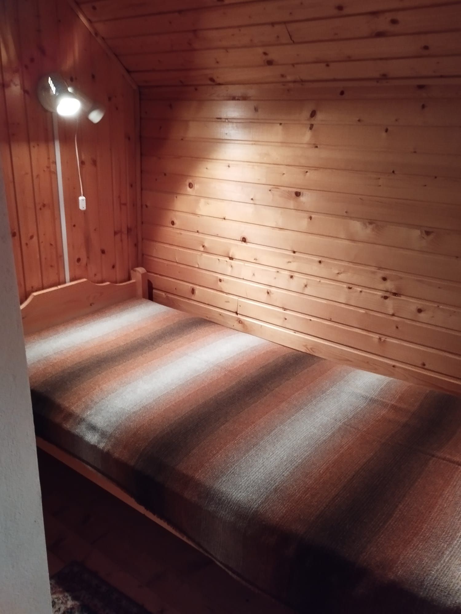 Casa 3 camere,100 mp, 565mp teren,1 baie,1 garaj 0% comision — fotografia 4