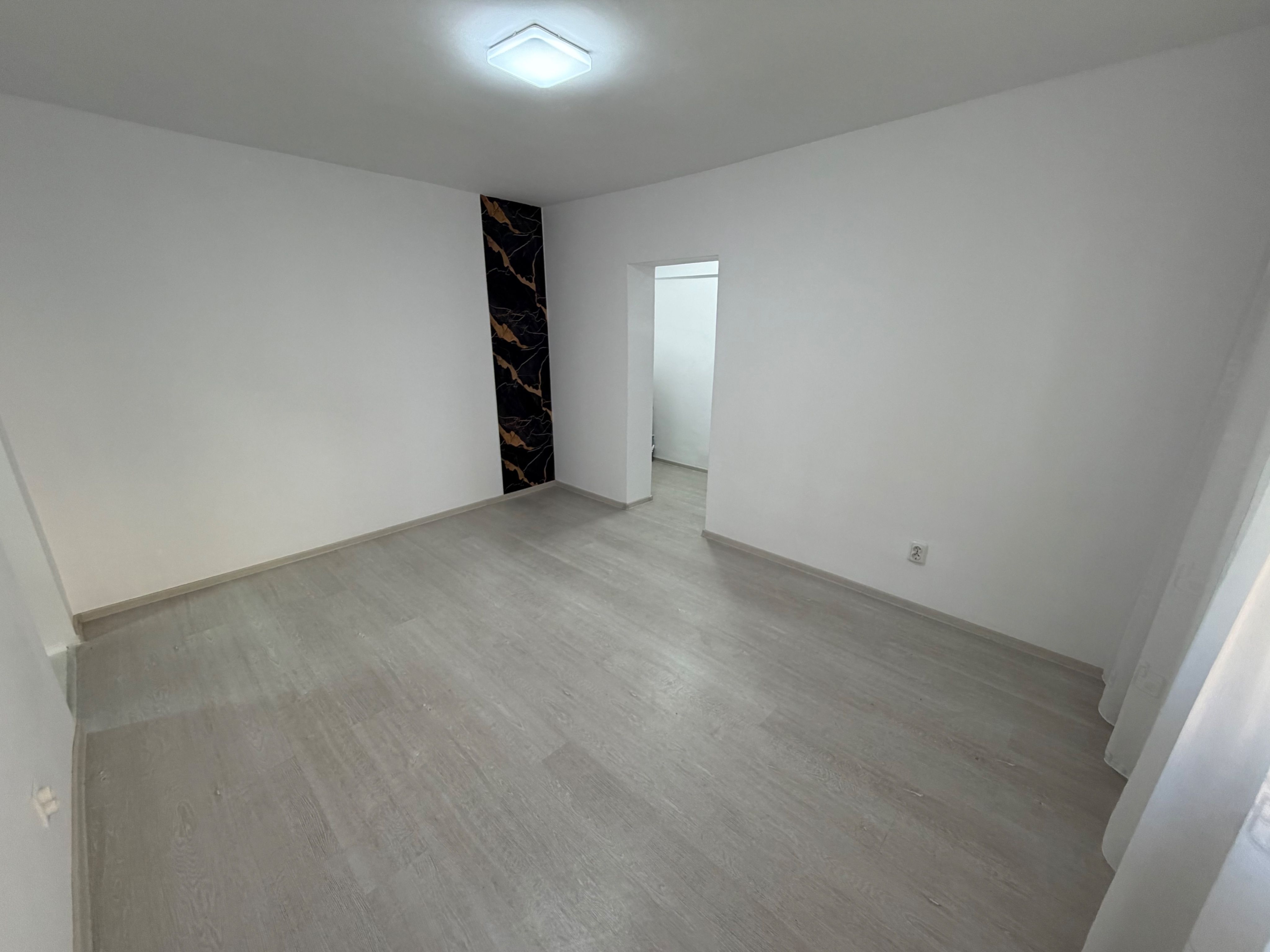 Apartament 2 camere, etaj 2 - Cugir — fotografia 5