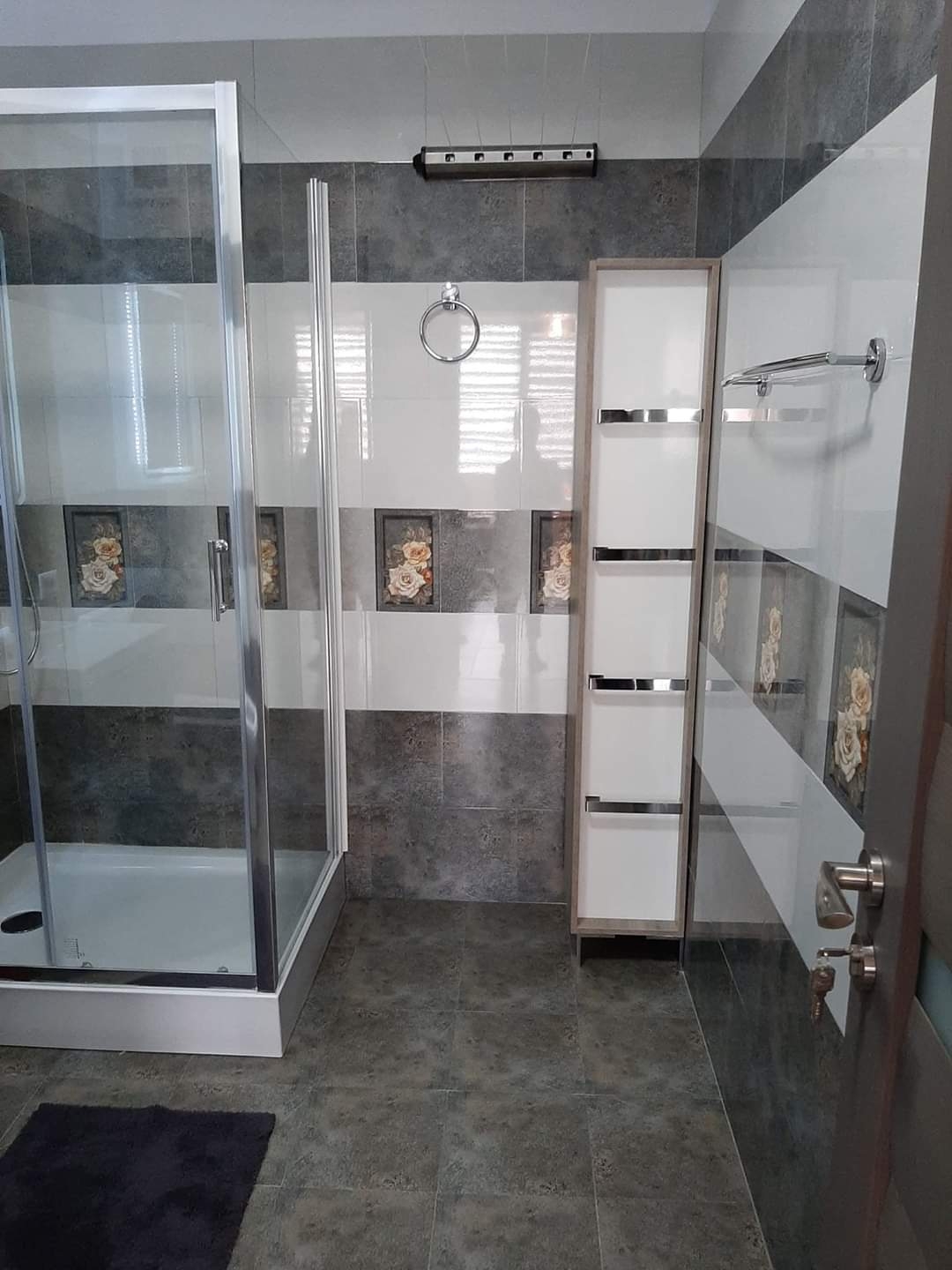 Exterior Est – garsonieră cu centrală proprie, renovată — fotografia 6
