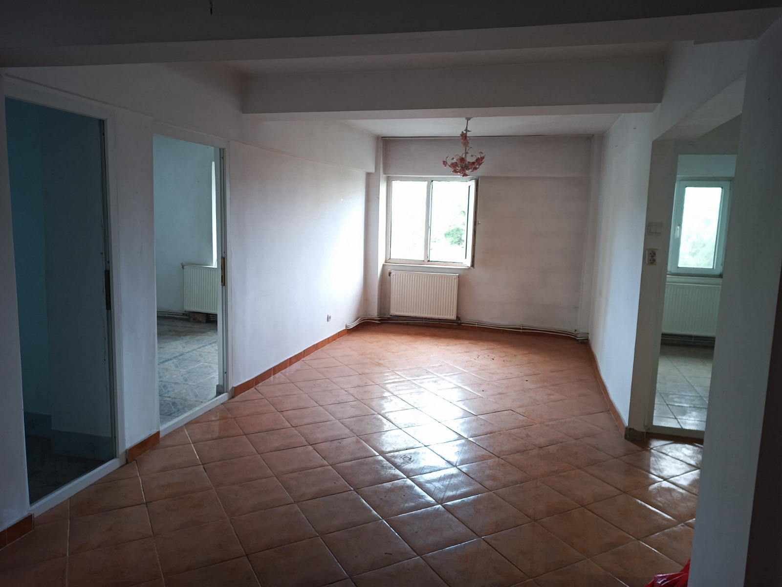 Apartament 4 camere, Zona Burdujeni Cuza Voda 2