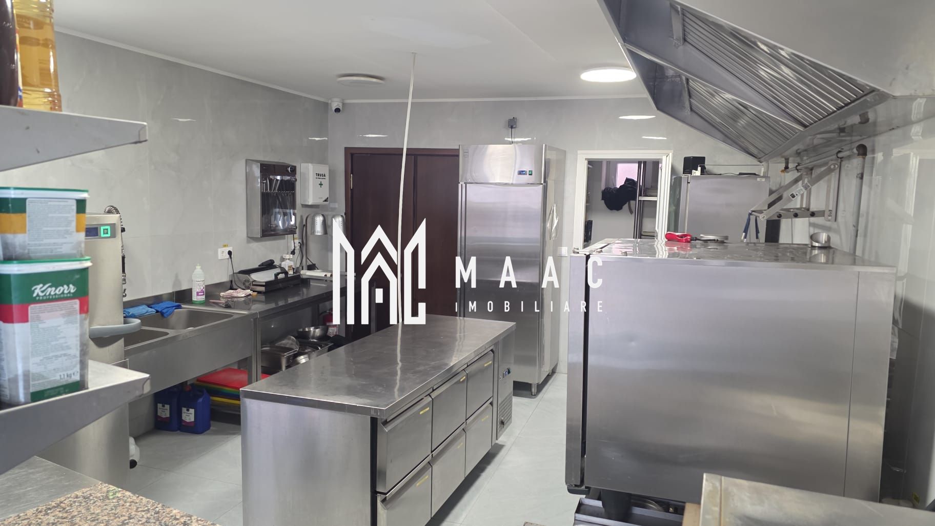 SPATIU COMERCIAL AMENAJAT FUNCTIONAL I PIATA MICA I SIBIU — fotografia 9