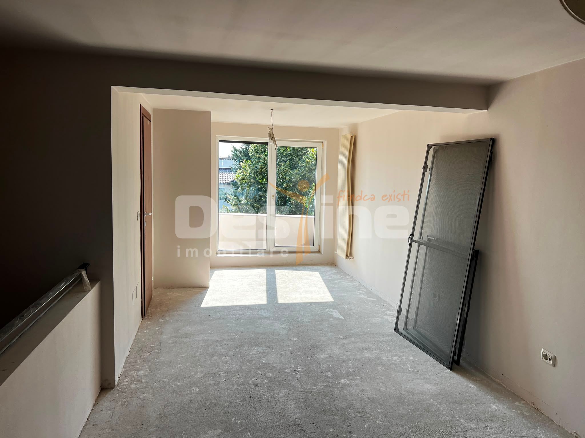 Pipera - Vilă duplex 6 camere și 4 băi — fotografia 3