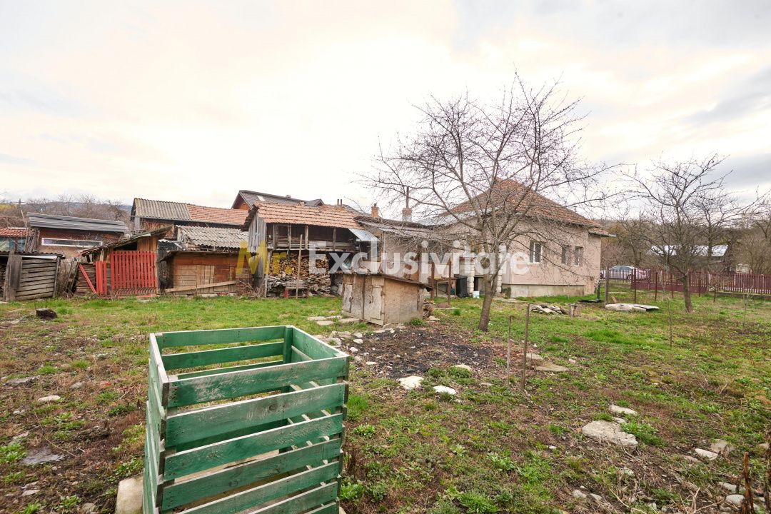 Casa individuala  Leresti la strada principala+ teren 831 mp, utilitati complete — fotografia 14