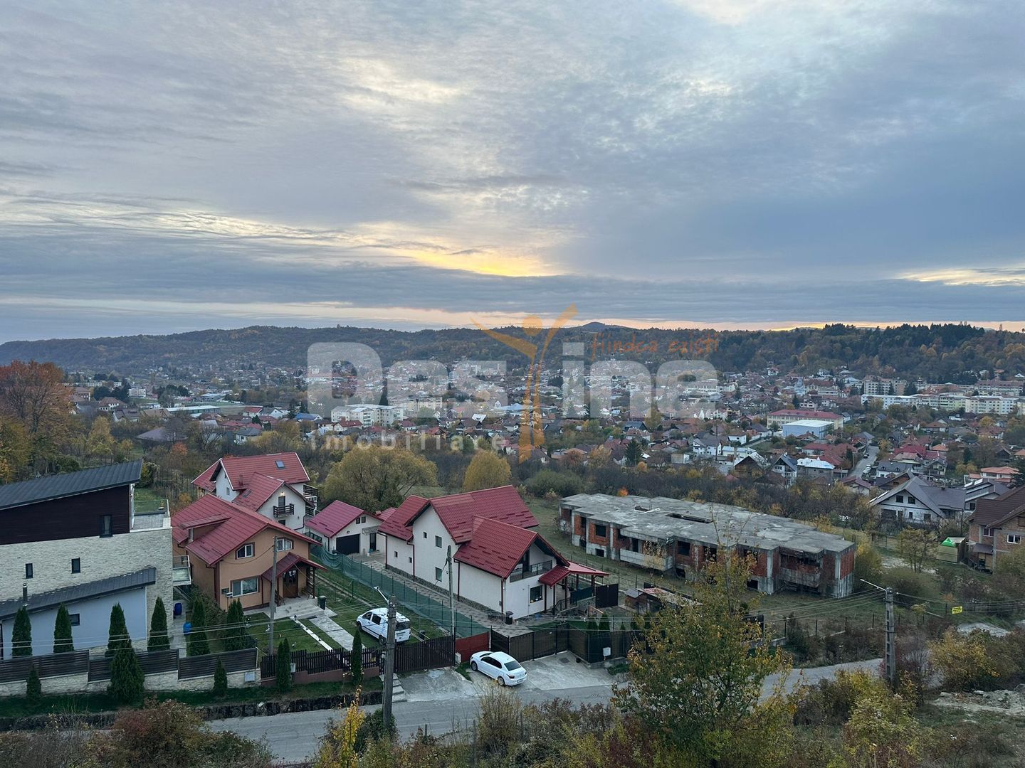 Teren de Vânzare – 34.485 mp | Câmpulung Muscel | Vedere Panoramică — fotografia 2