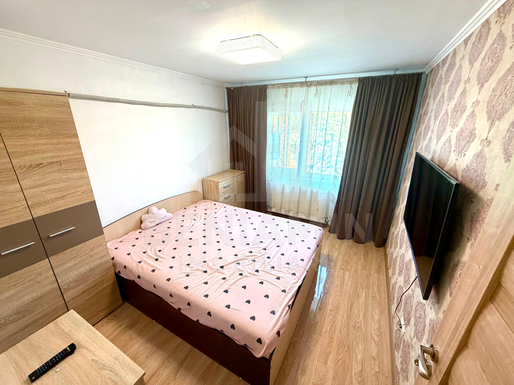 Apartament 3 camere si 2 bai Rovine decomandat 67mp  an1985 — fotografia 4