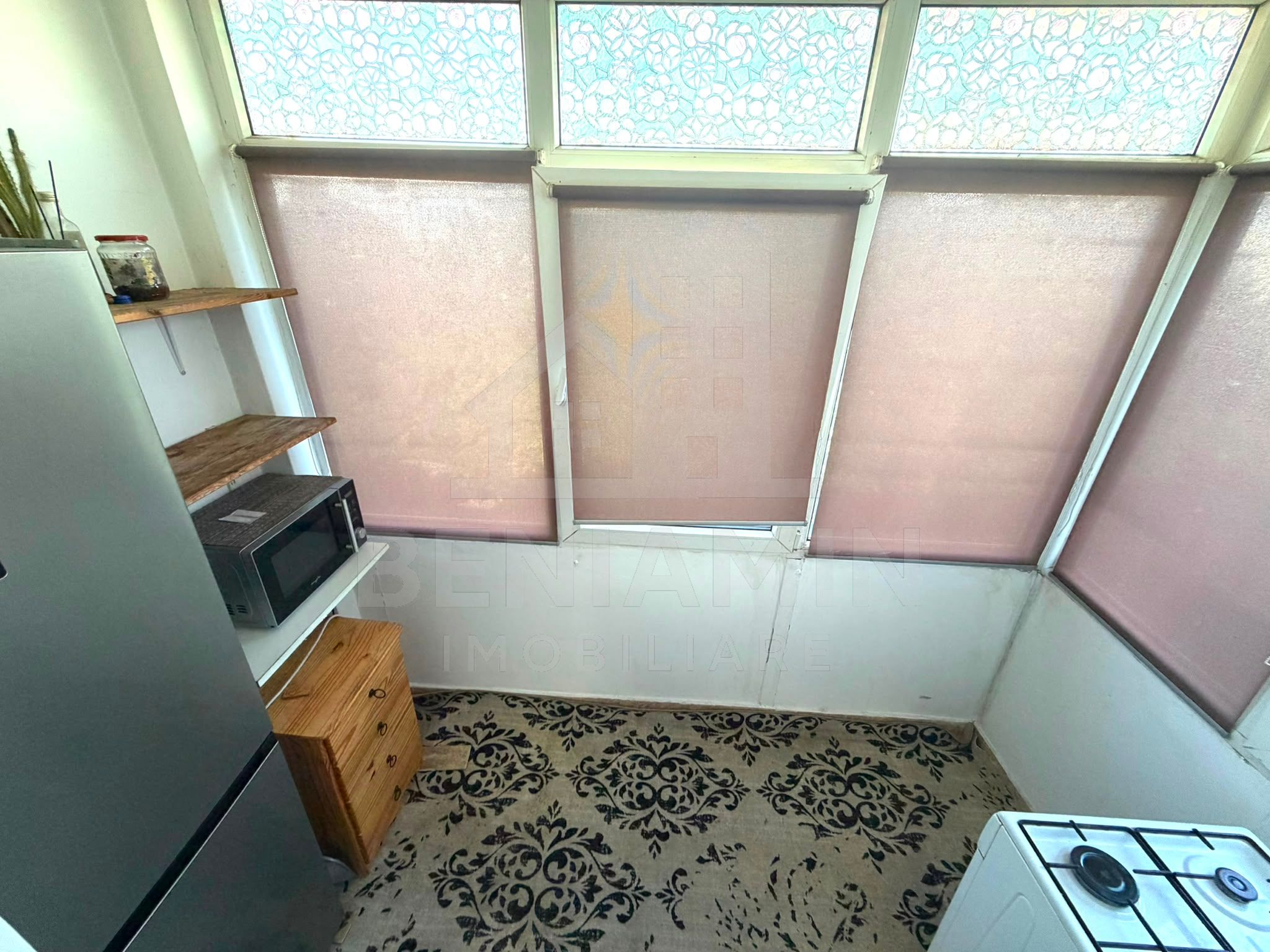 Apartament 3 camere si 2 bai Rovine decomandat 67mp  an1985 — fotografia 8