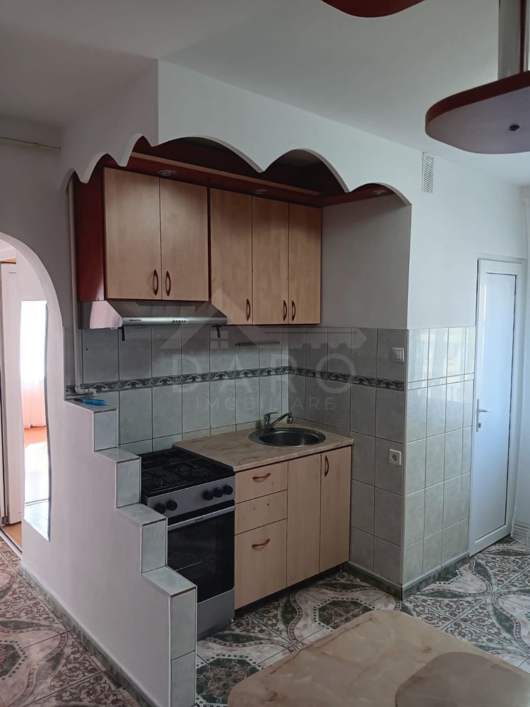 Inchiriez apartament 3 camere + 2 bai (ZONA UNIRII) — fotografia 4
