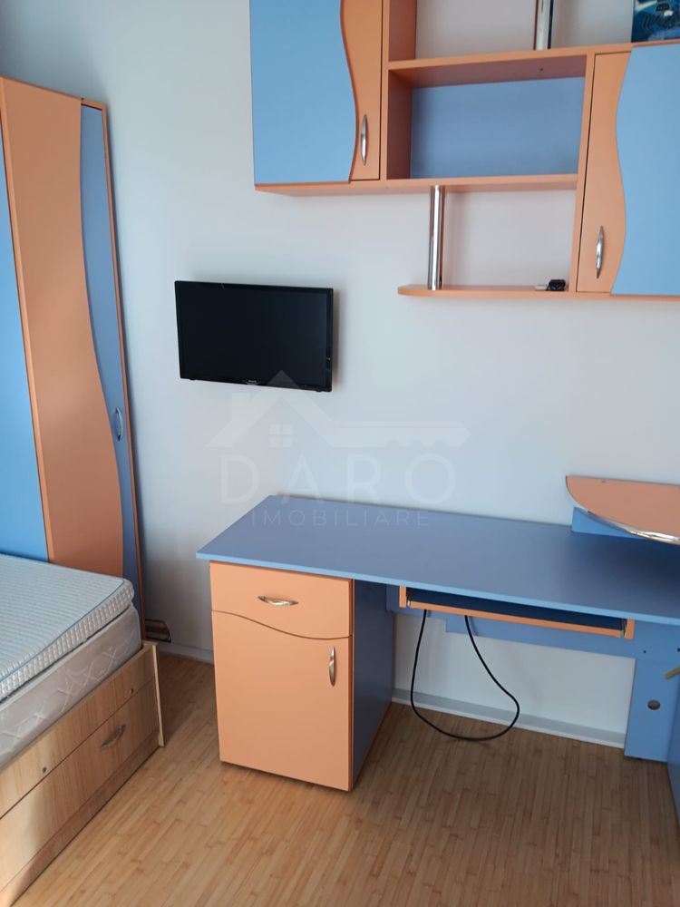 Inchiriez apartament 3 camere + 2 bai (ZONA UNIRII) — fotografia 5