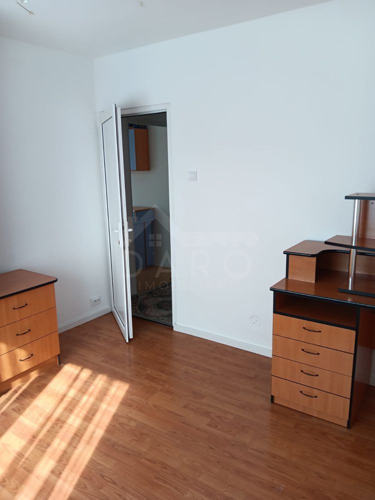 Inchiriez apartament 3 camere + 2 bai (ZONA UNIRII) — fotografia 6