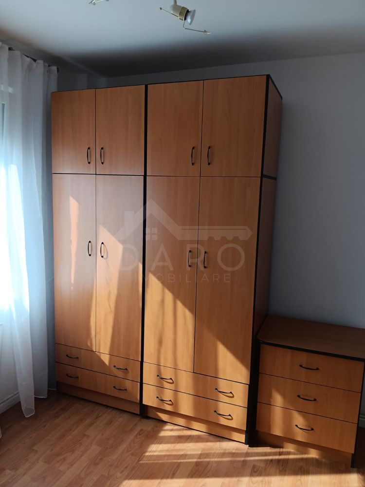Inchiriez apartament 3 camere + 2 bai (ZONA UNIRII) — fotografia 8