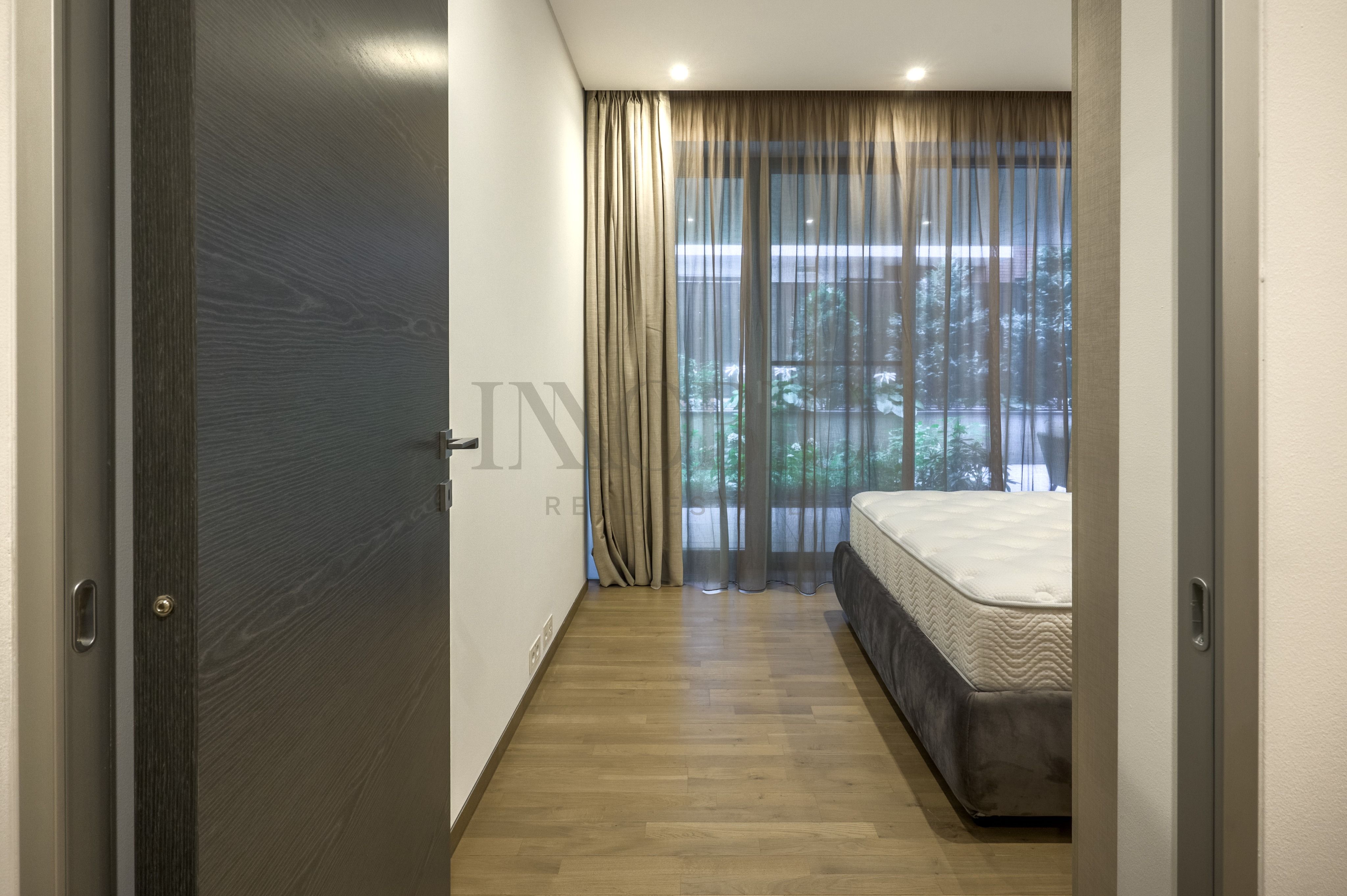 Apartament 3 camere cu terasă și parcare inclusă — fotografia 11