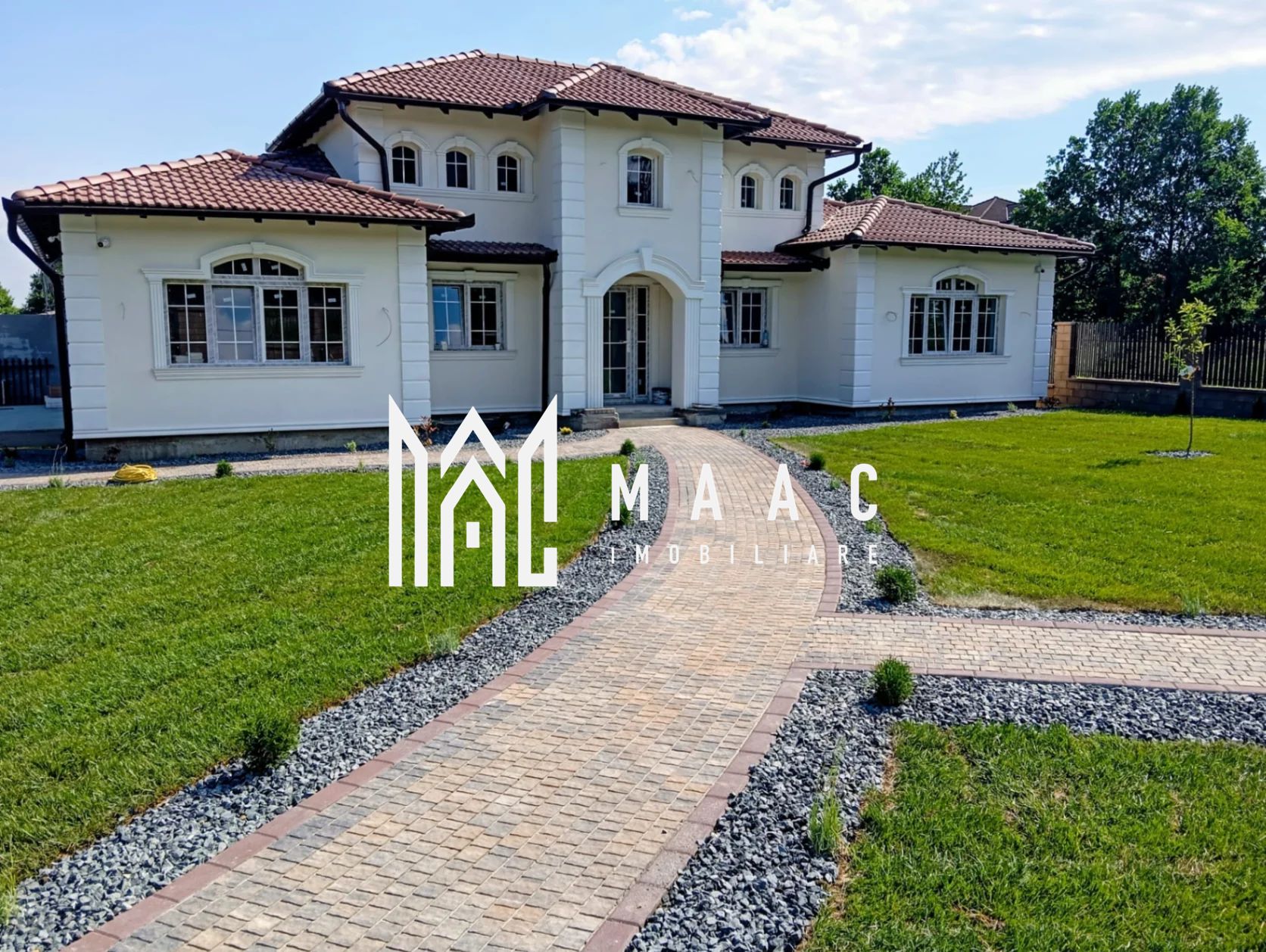 Vila 4 dormitoare 800 mp teren Tocile DEZVOLTATOR !
