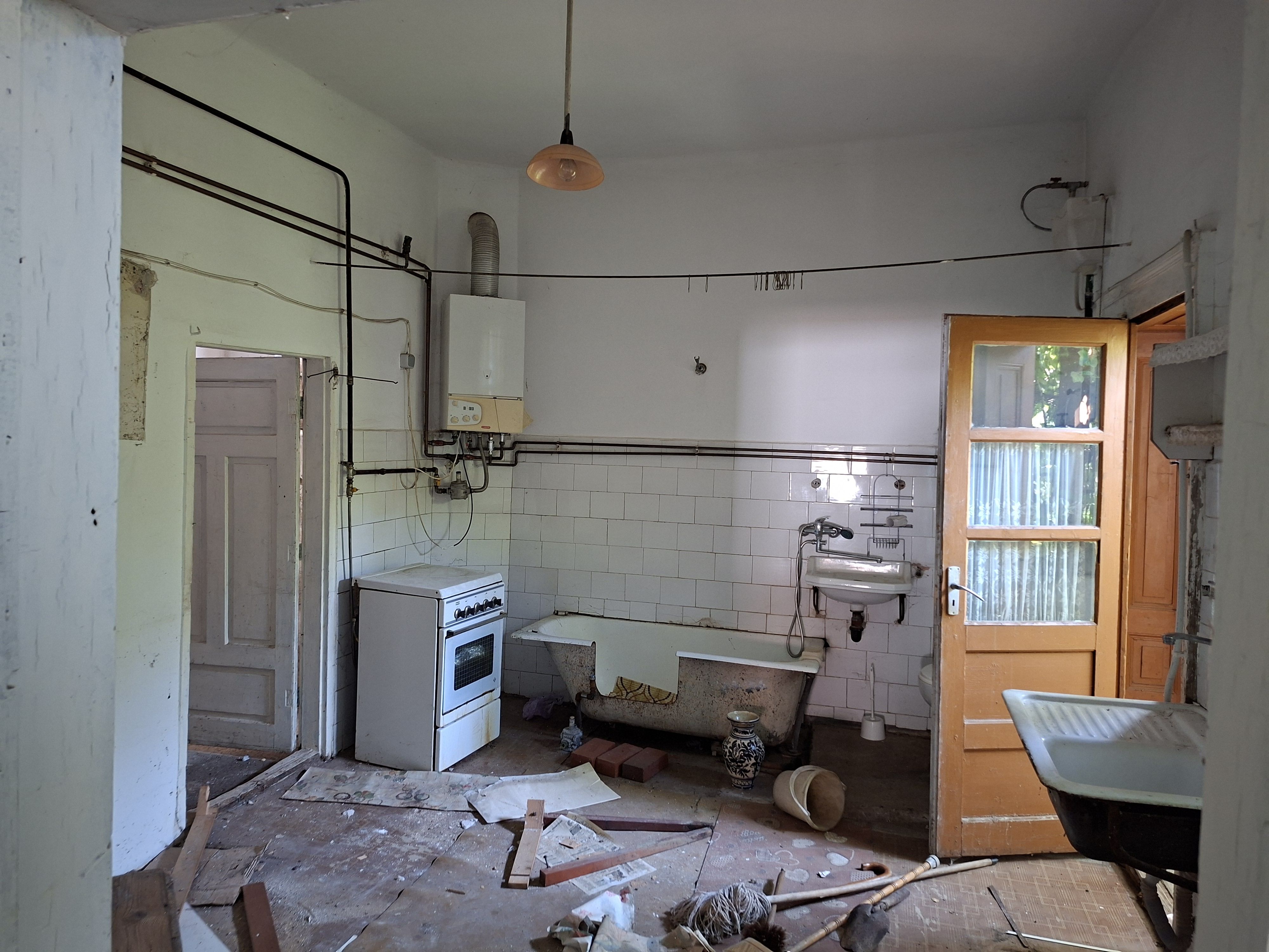 BRASADAS vinde casa cu 3 camere