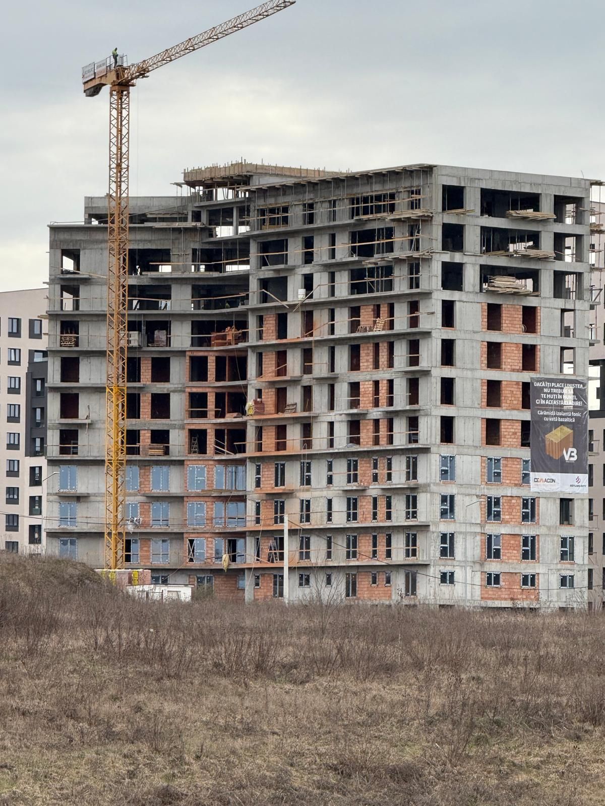 Apartament cu 3 camera în bloc NOU zona Tudor