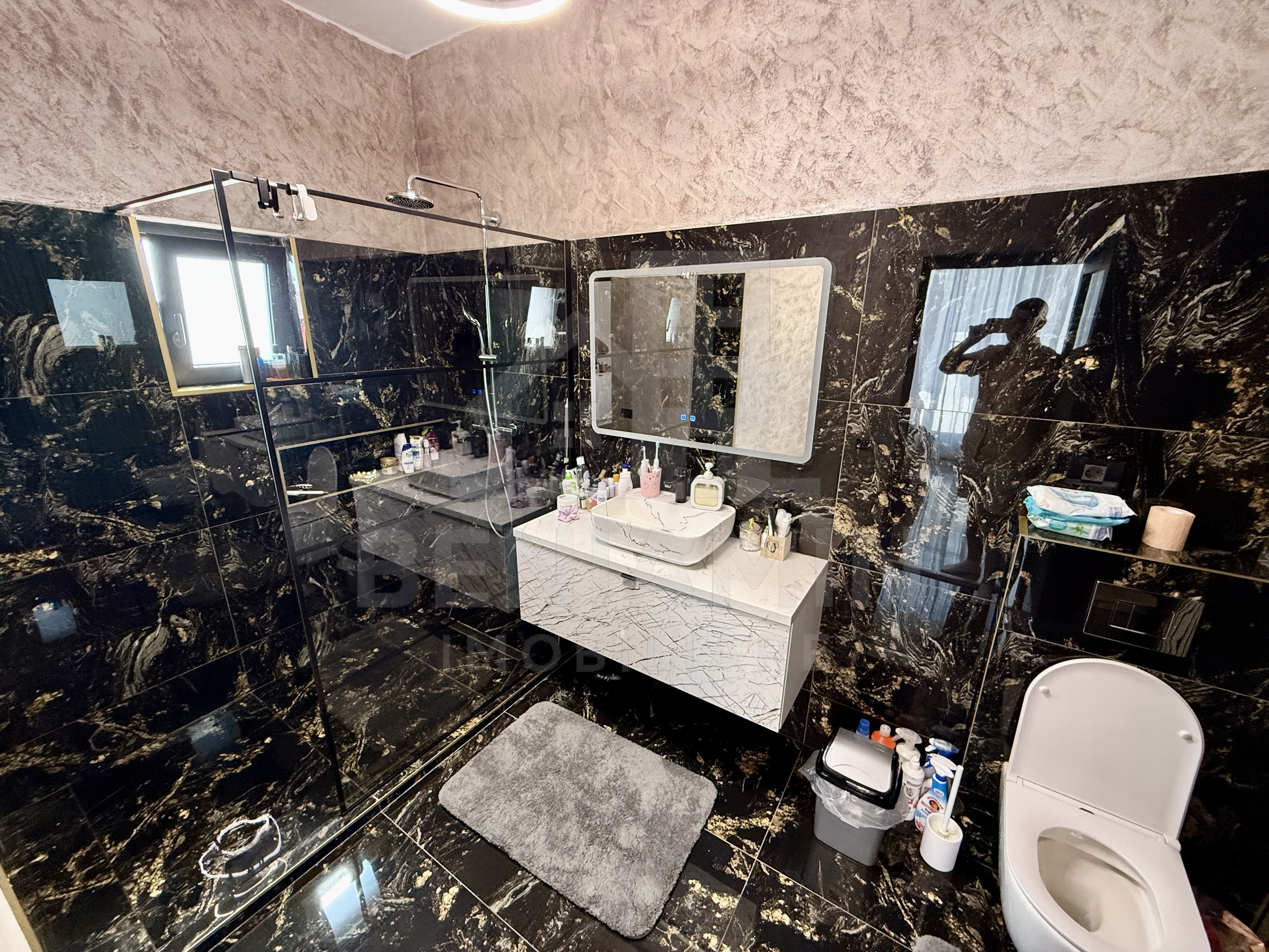 Casa parter lux - materiale premium - 214mp - 635mp teren - Metro — fotografia 9