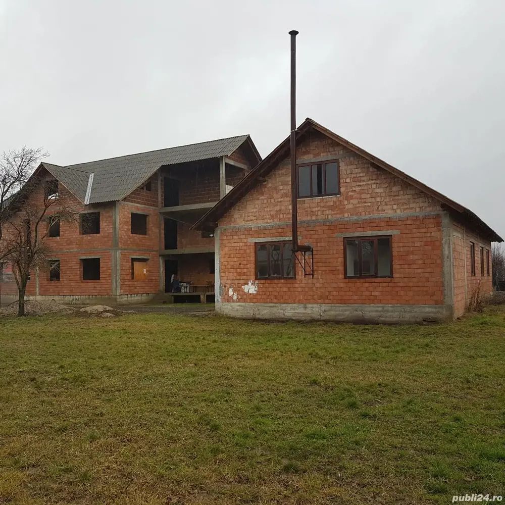 Vând casa și atelierul