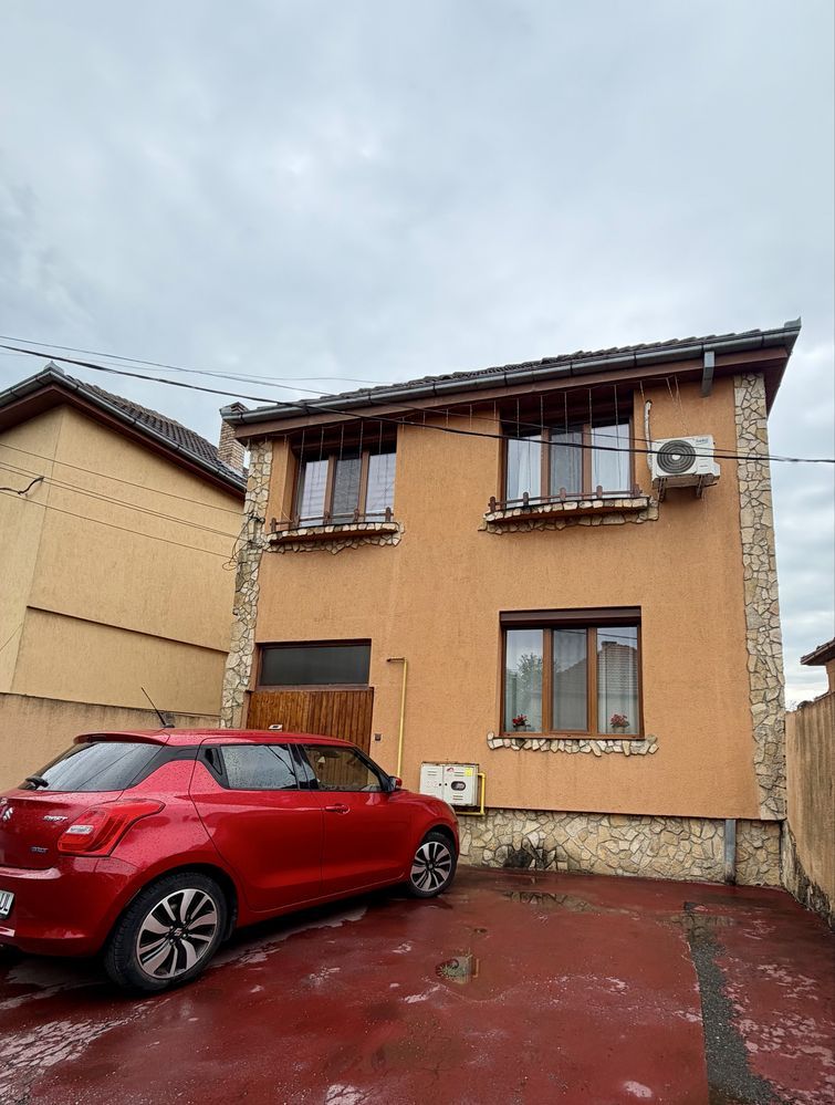 BRASADAS vinde casa 5 cam teren 7 ari in zona Titulescu.