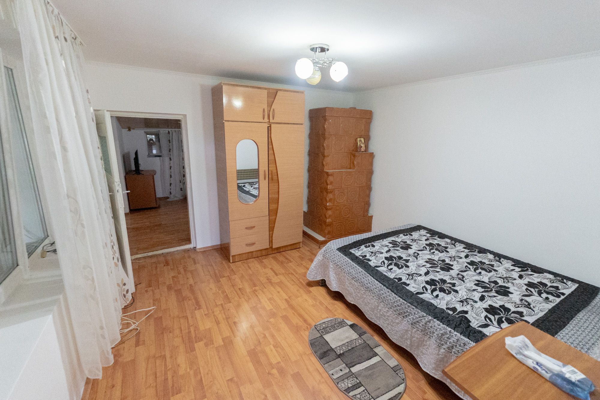 Casă cu 5 camere, complet renovată cu teren 920 mp în Tecuci — fotografia 10