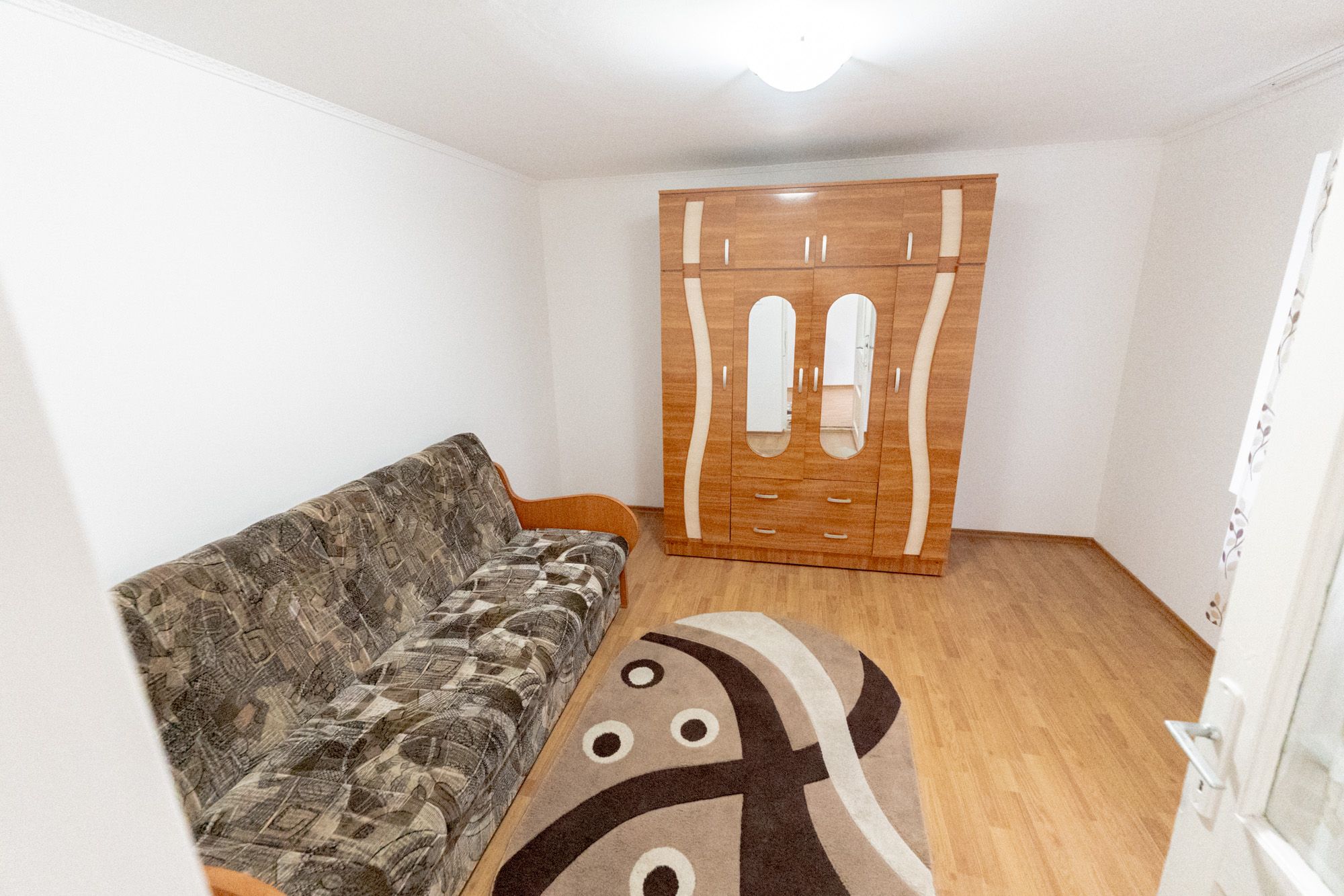 Casă cu 5 camere, complet renovată cu teren 920 mp în Tecuci — fotografia 11
