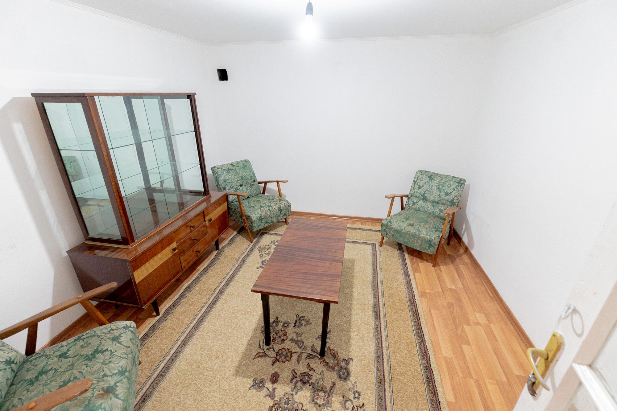 Casă cu 5 camere, complet renovată cu teren 920 mp în Tecuci — fotografia 12