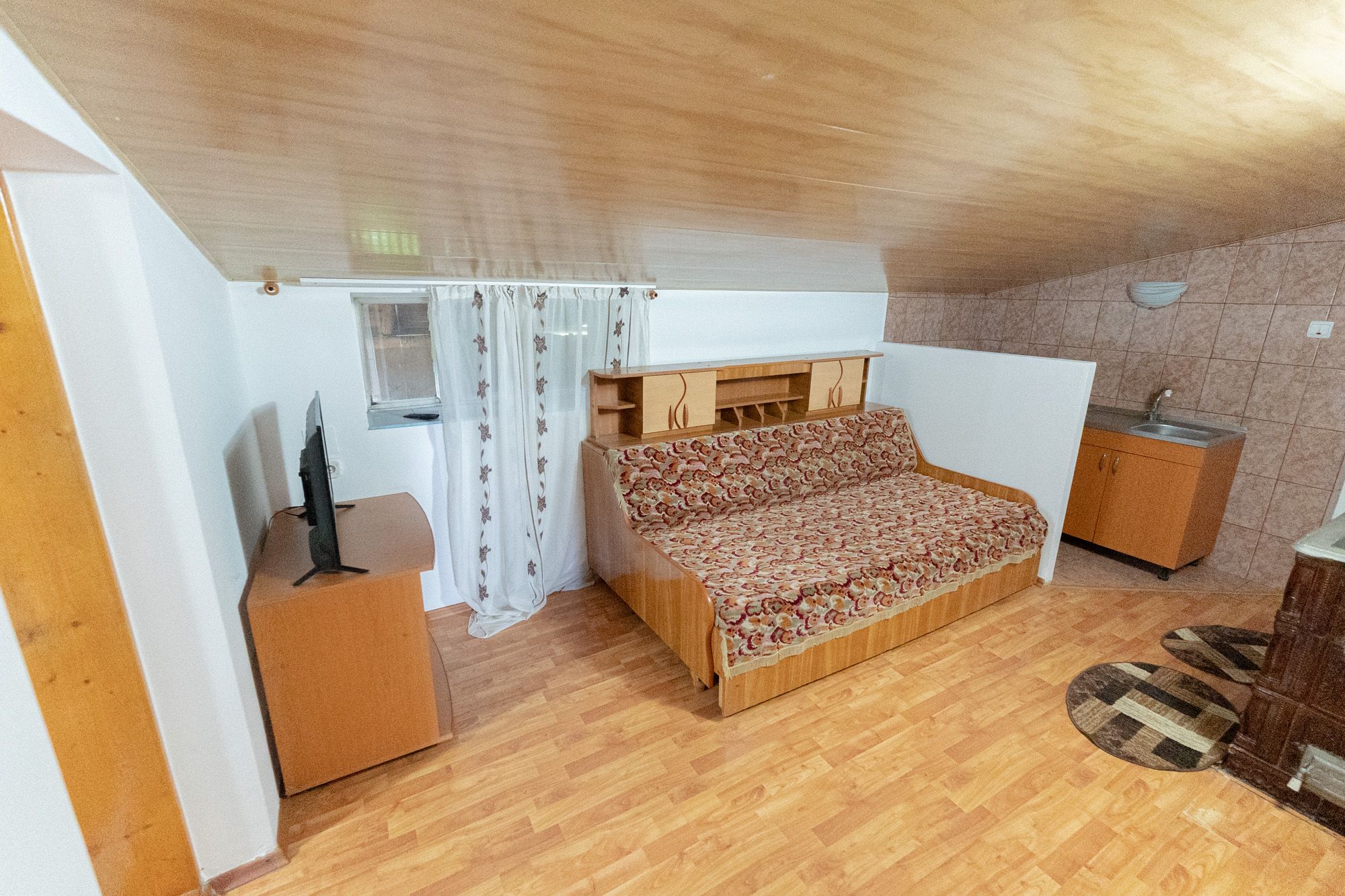 Casă cu 5 camere, complet renovată cu teren 920 mp în Tecuci — fotografia 13