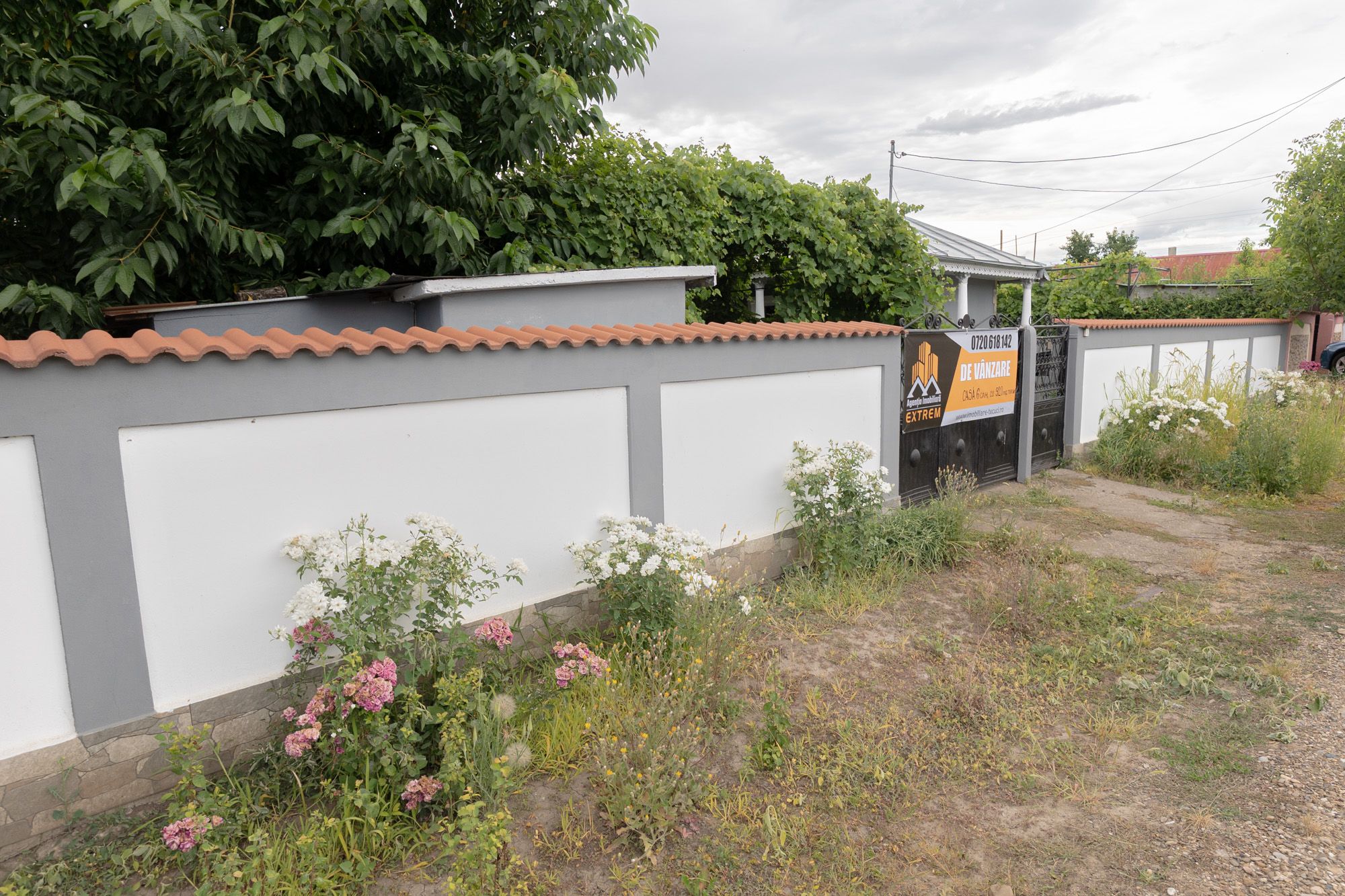 Casă cu 5 camere, complet renovată cu teren 920 mp în Tecuci — fotografia 2