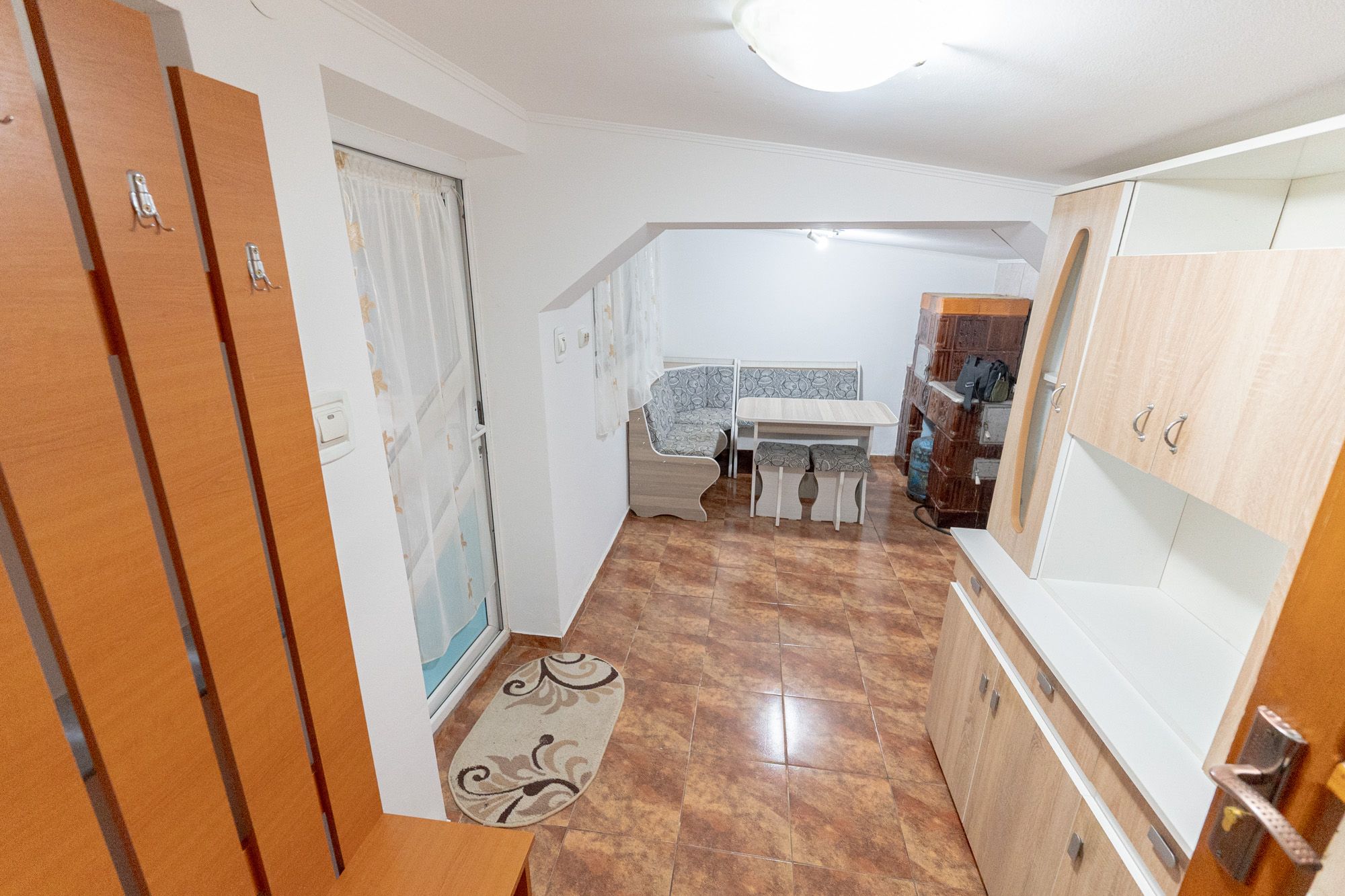 Casă cu 5 camere, complet renovată cu teren 920 mp în Tecuci — fotografia 8