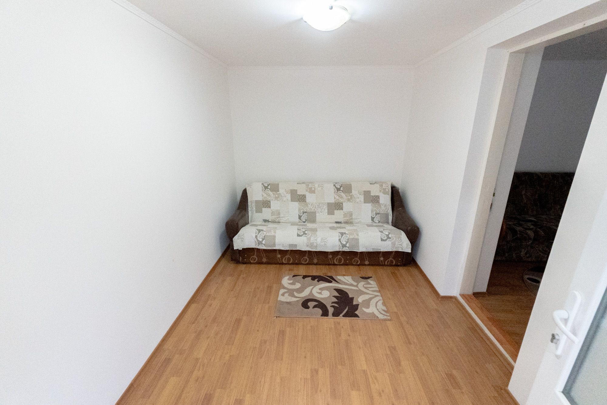 Casă cu 5 camere, complet renovată cu teren 920 mp în Tecuci — fotografia 9