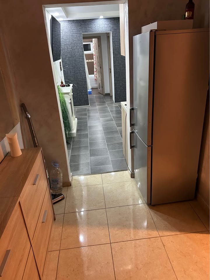 Apartament 2 camere, renovat complet, gata de mutat — fotografia 4
