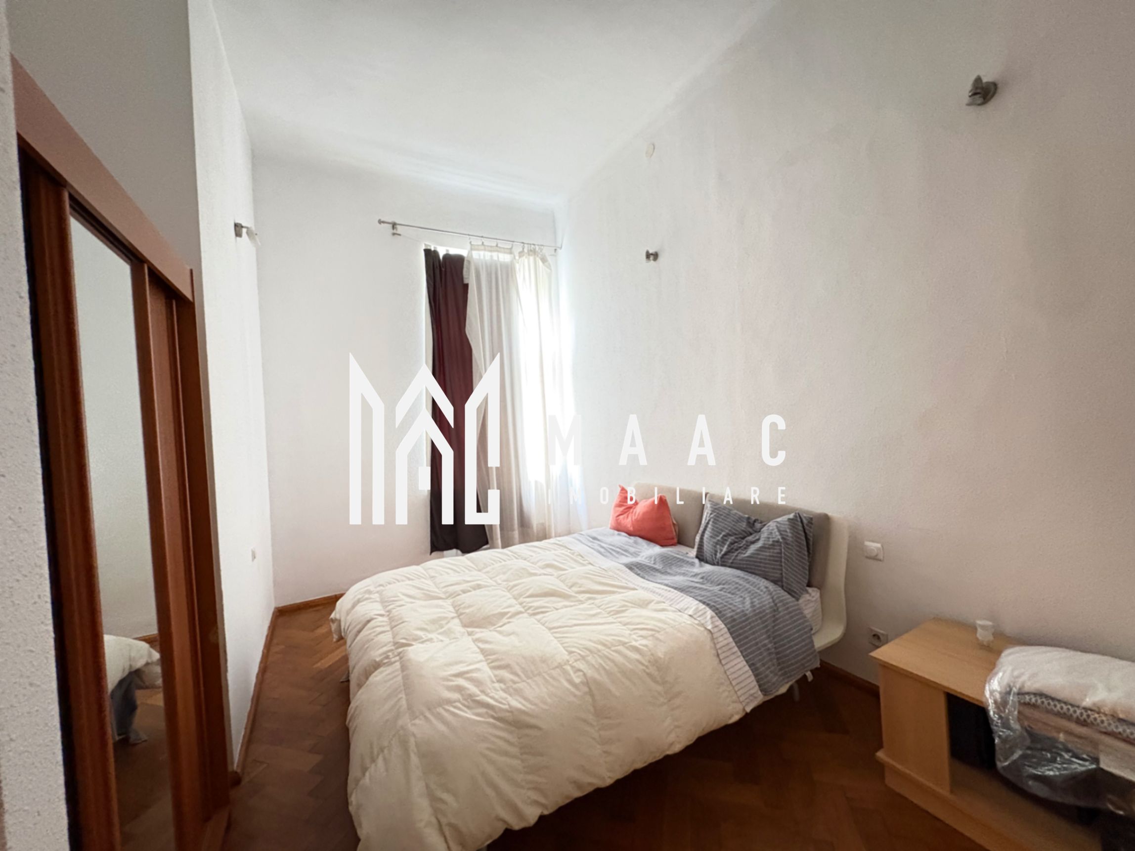 Apartament de vânzare Sibiu 3 camere decomandat | Central | 76 mp, 2 parcări — fotografia 3