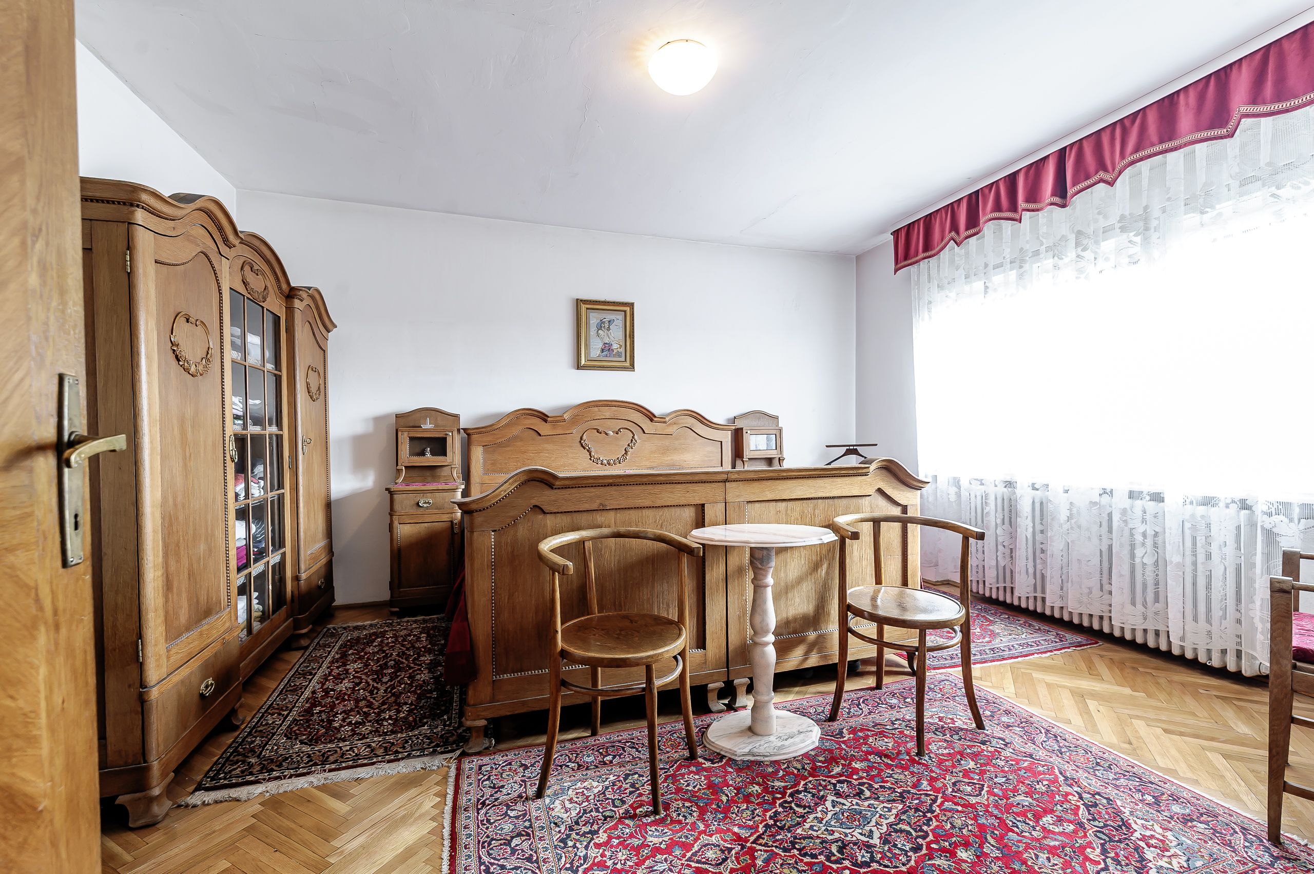Casă din cărămidă cu 8 camere – zonă liniștită, LIPOVA — fotografia 2