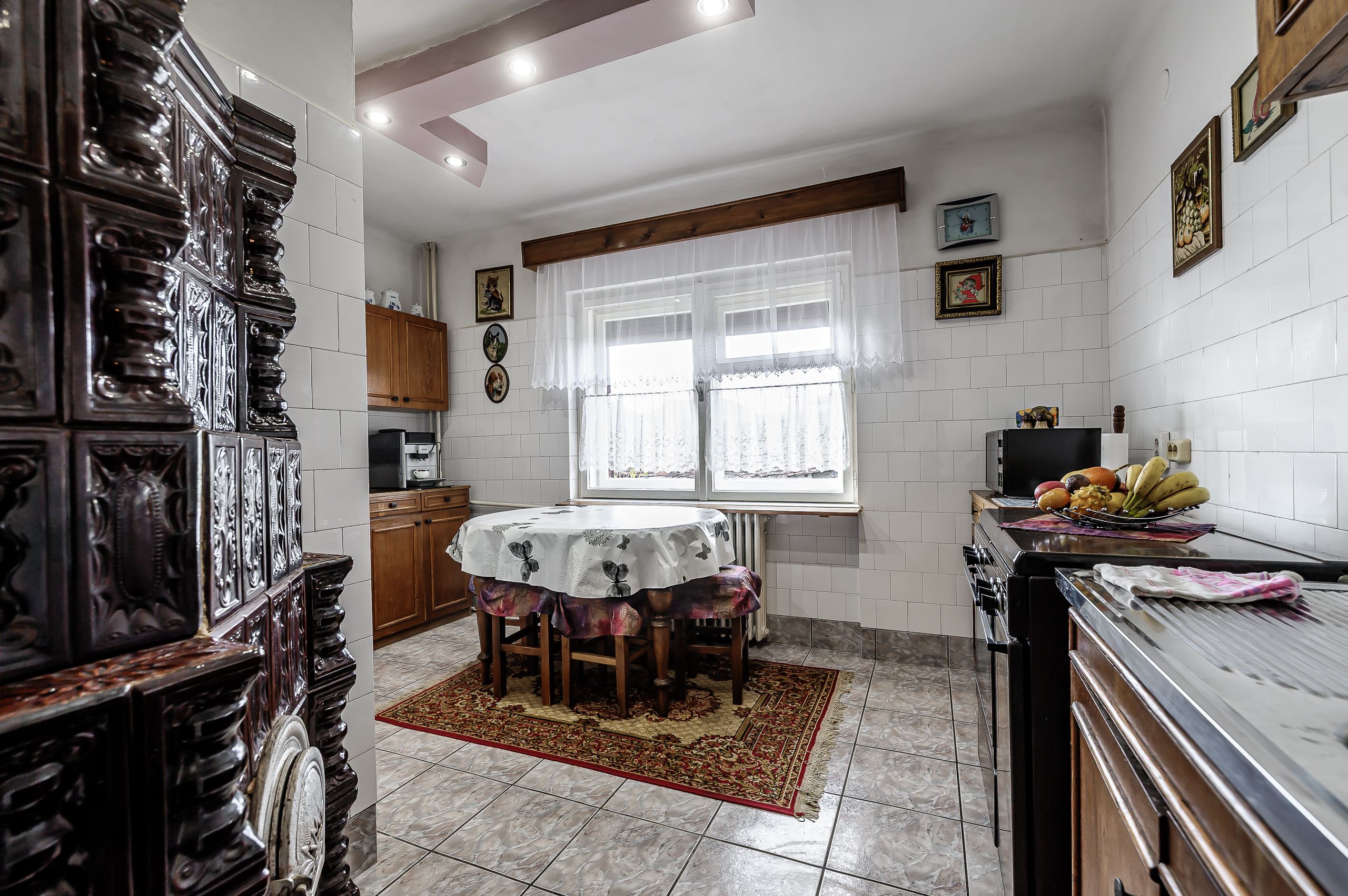 Casă din cărămidă cu 8 camere – zonă liniștită, LIPOVA — fotografia 5