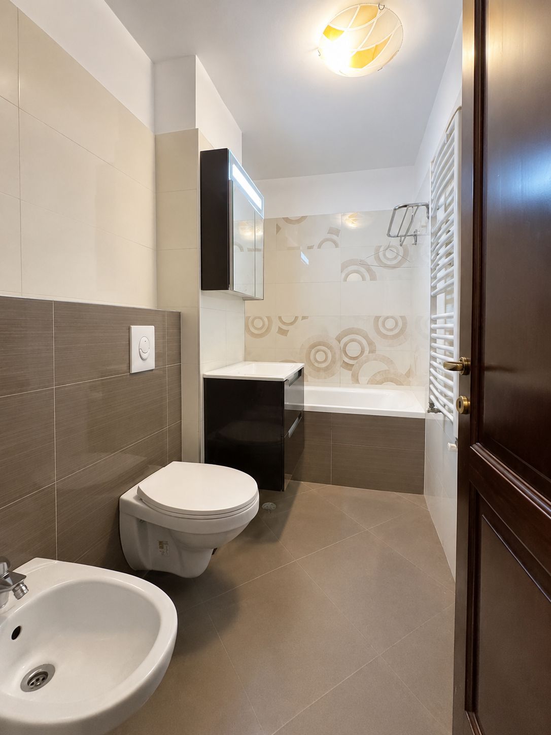 Apartament spațios cu 4 camere | 90 mp | Etaj 1 | Zona Bucovina — fotografia 4