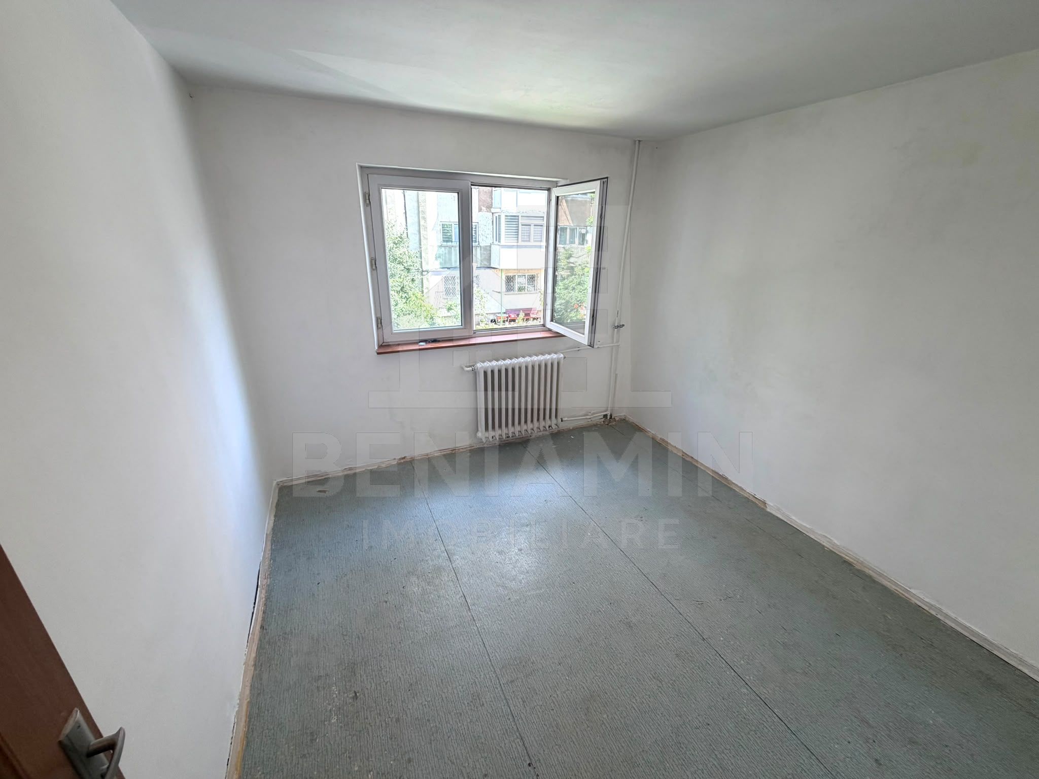 Apartament 2 camere etaj 1 cu teava de gaze 41mp Craiovita — fotografia 3